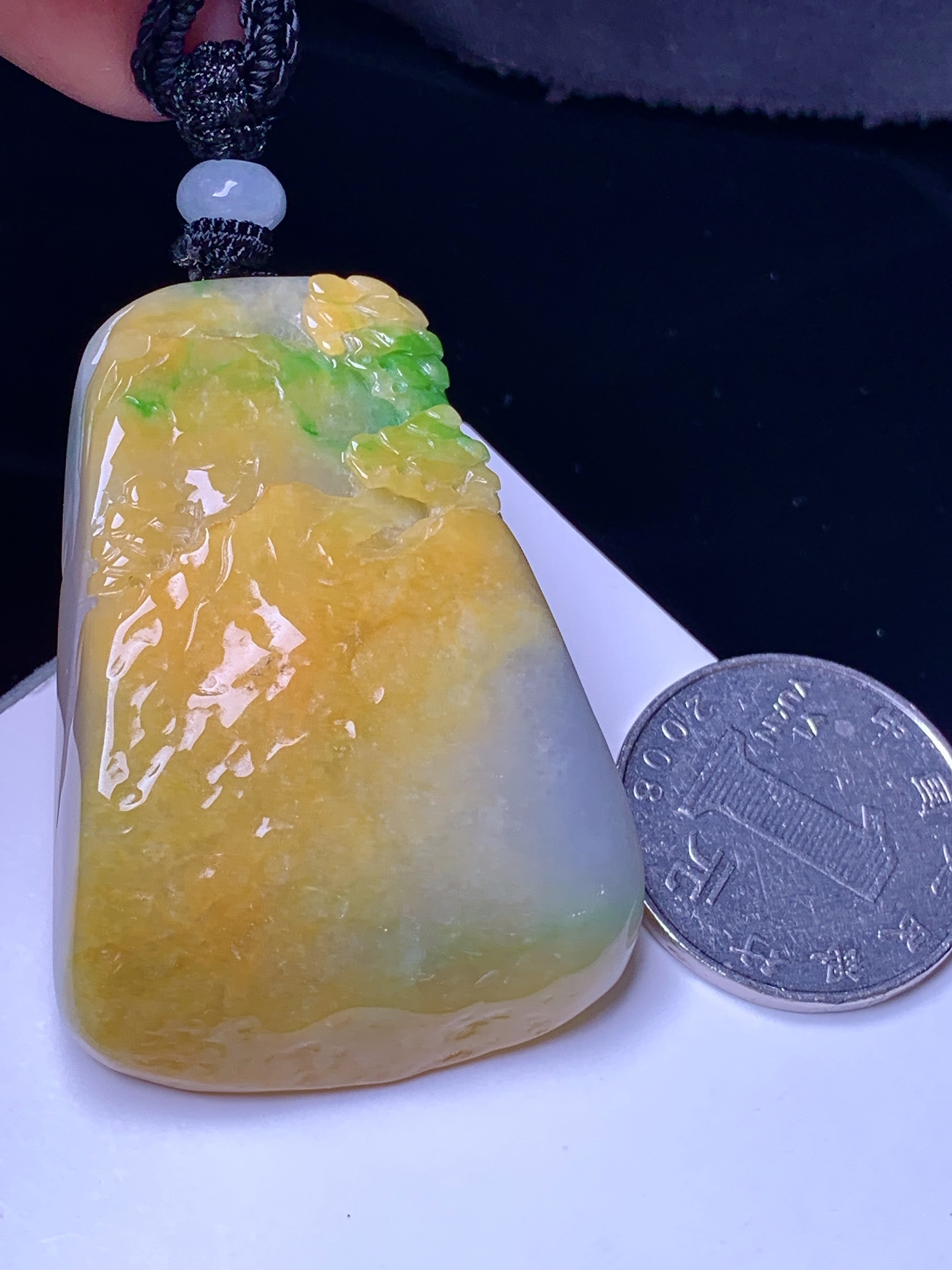 黄翡悟道山水牌子吊坠 玉质细腻 色泽艳丽清新 水润亮眼 整体尺寸51*36.3*11.2 w1
