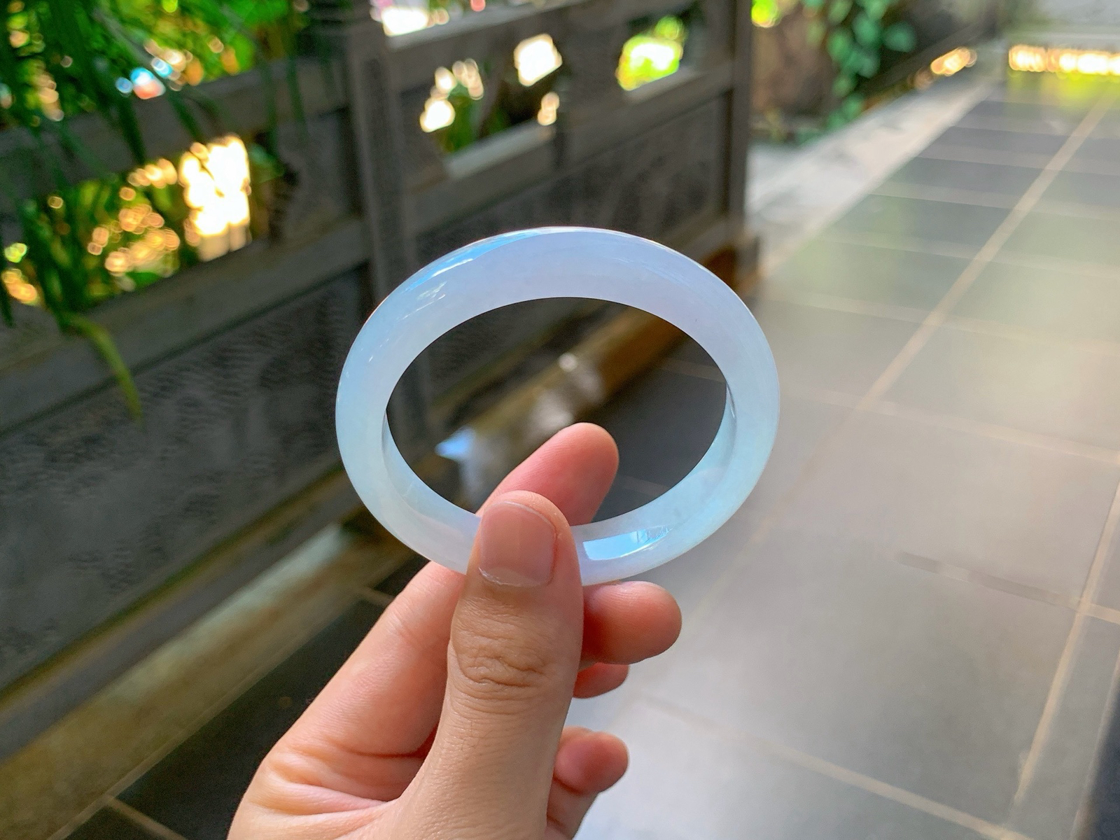 ｜53圈口
淡春平安镯
温柔浅紫调，底子干净细腻，淡雅显白，仙气十足，