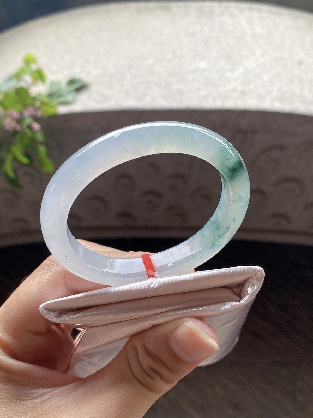 圈口52.8-46.5-10.1-7.7     【冰种飘花贵妃手镯】圈口50  51可戴  质地细腻   种水好