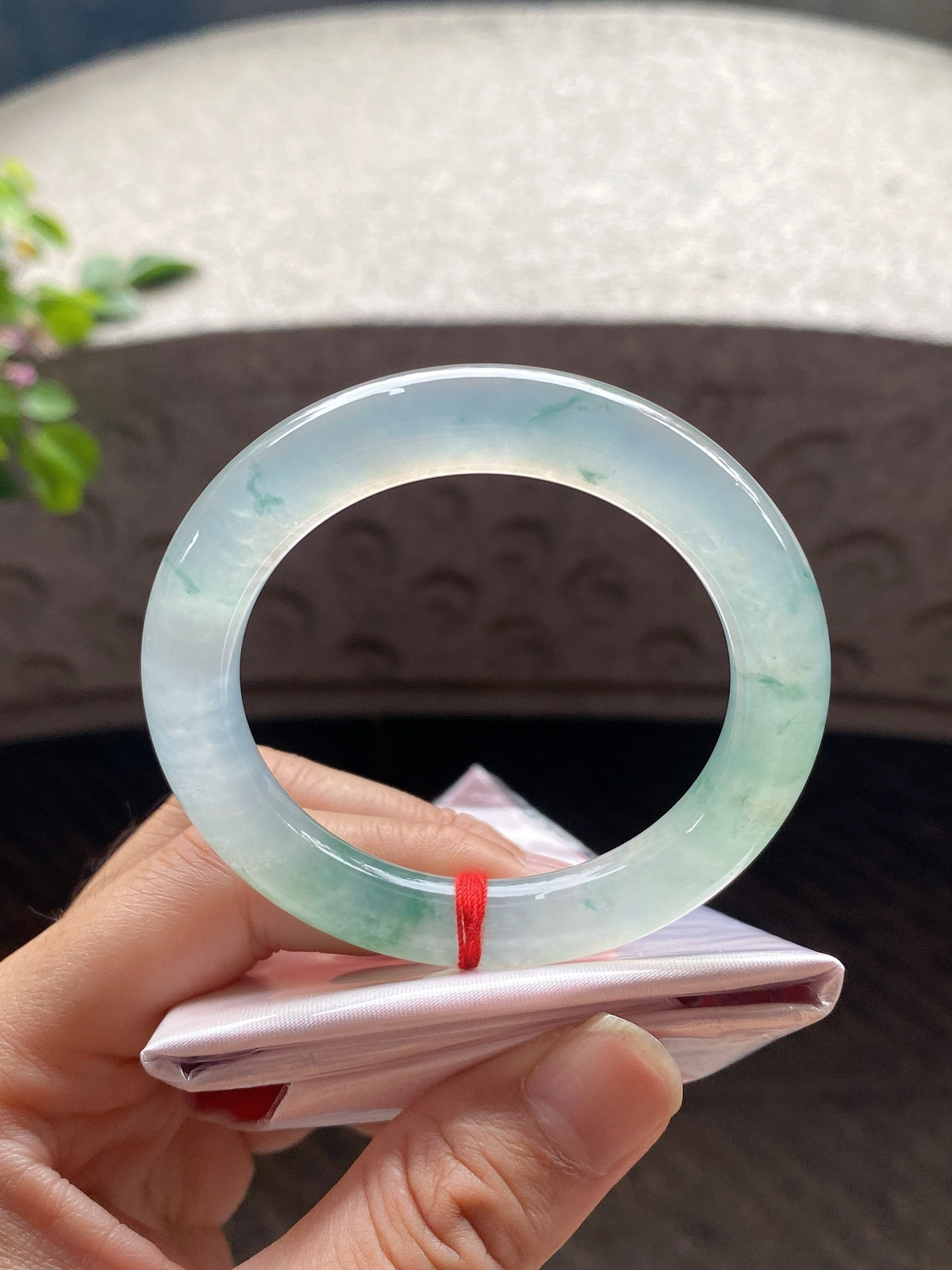 圈口51.9-9.8-10     【冰种飘绿花圆条手镯】圈口51  52可戴  质地细腻   种水好