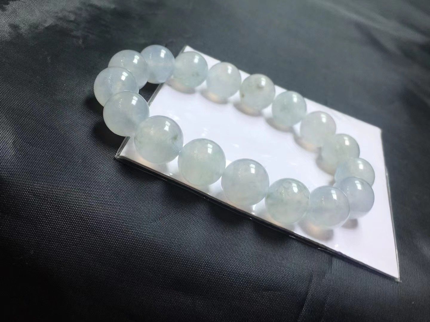 种手串，卡12.2～11.8mm，17颗，种好，玉质细腻，均匀，颗颗精选，通透