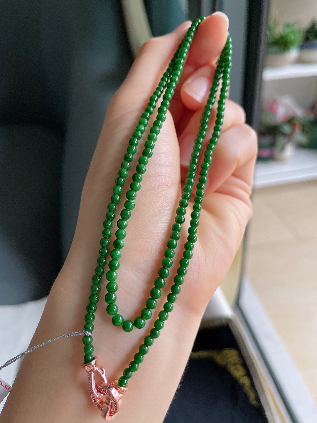 ️，缅甸天然翡翠A货，冰满绿小米珠珠链，尺寸：3mm185颗。【编4631】