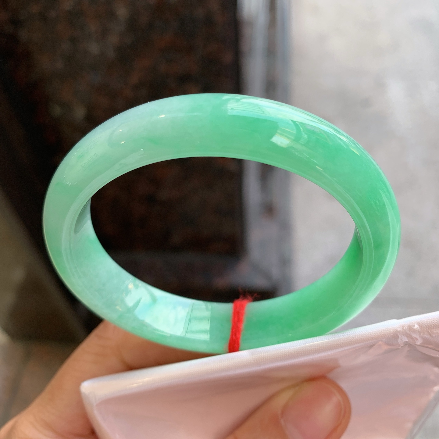 贵妃飘绿,无裂,尺寸：54/47/12.2/7.5,色阳