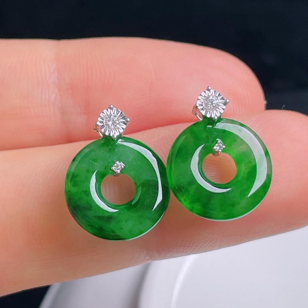 辣绿耳坠，18k镶嵌，老种起光，细底通透，尺寸：裸石12.6/2.7mm