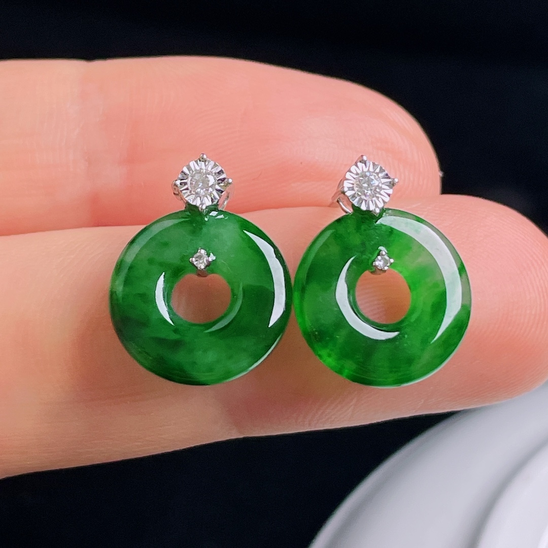 辣绿耳坠，18k镶嵌，老种起光，细底通透，尺寸：裸石12.6/2.7mm