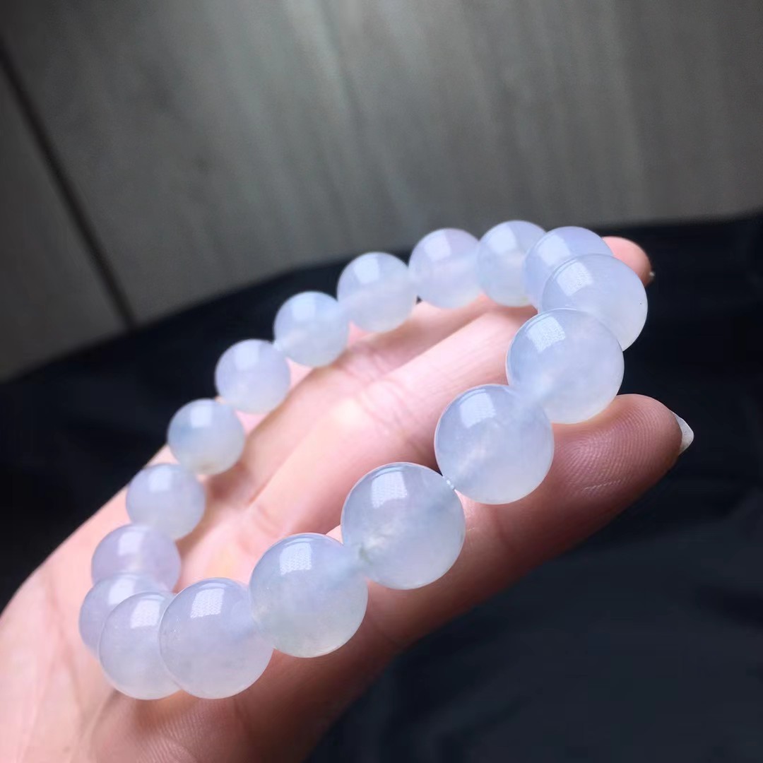 种手串，卡12.2～11.8mm，17颗，种好，玉质细腻，均匀，颗颗精选，通透