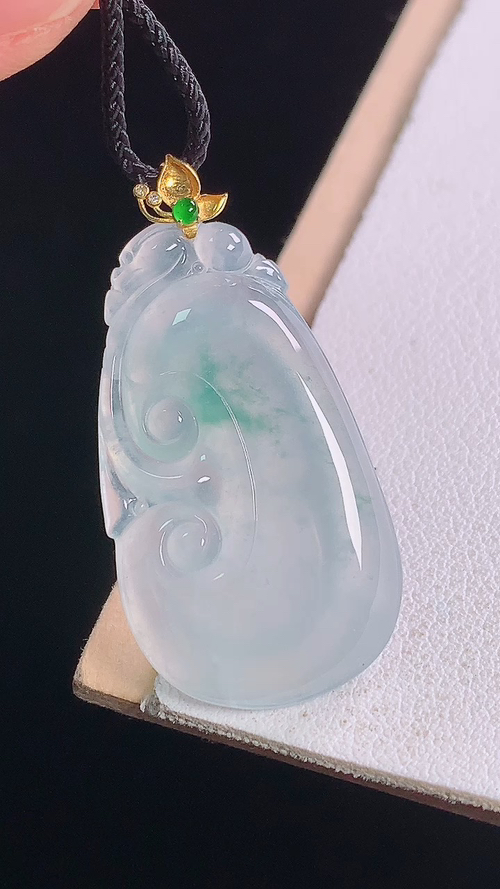 18K冰飘花如意吊坠，无裂，尺寸:36.3-31.4-18.2-4.6mm