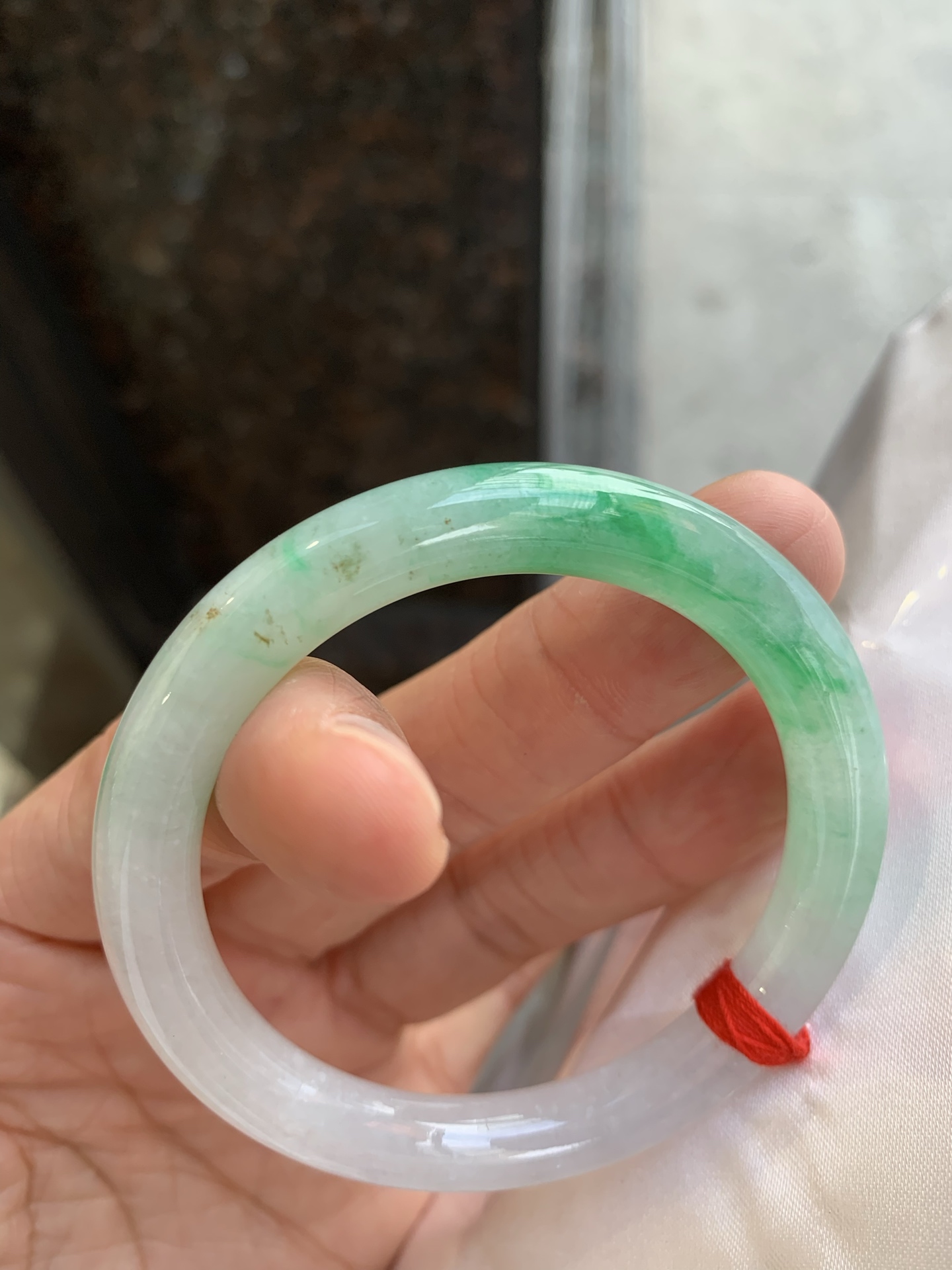 圆条飘绿 微杂质 尺寸：50/8.2 小圈口