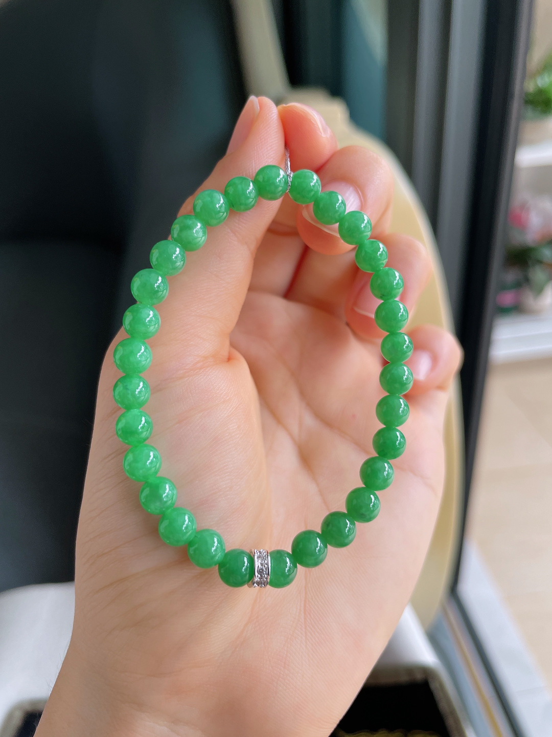 缅甸天然翡翠A货，冰满绿手链，尺寸：5.8mm。【编4555】