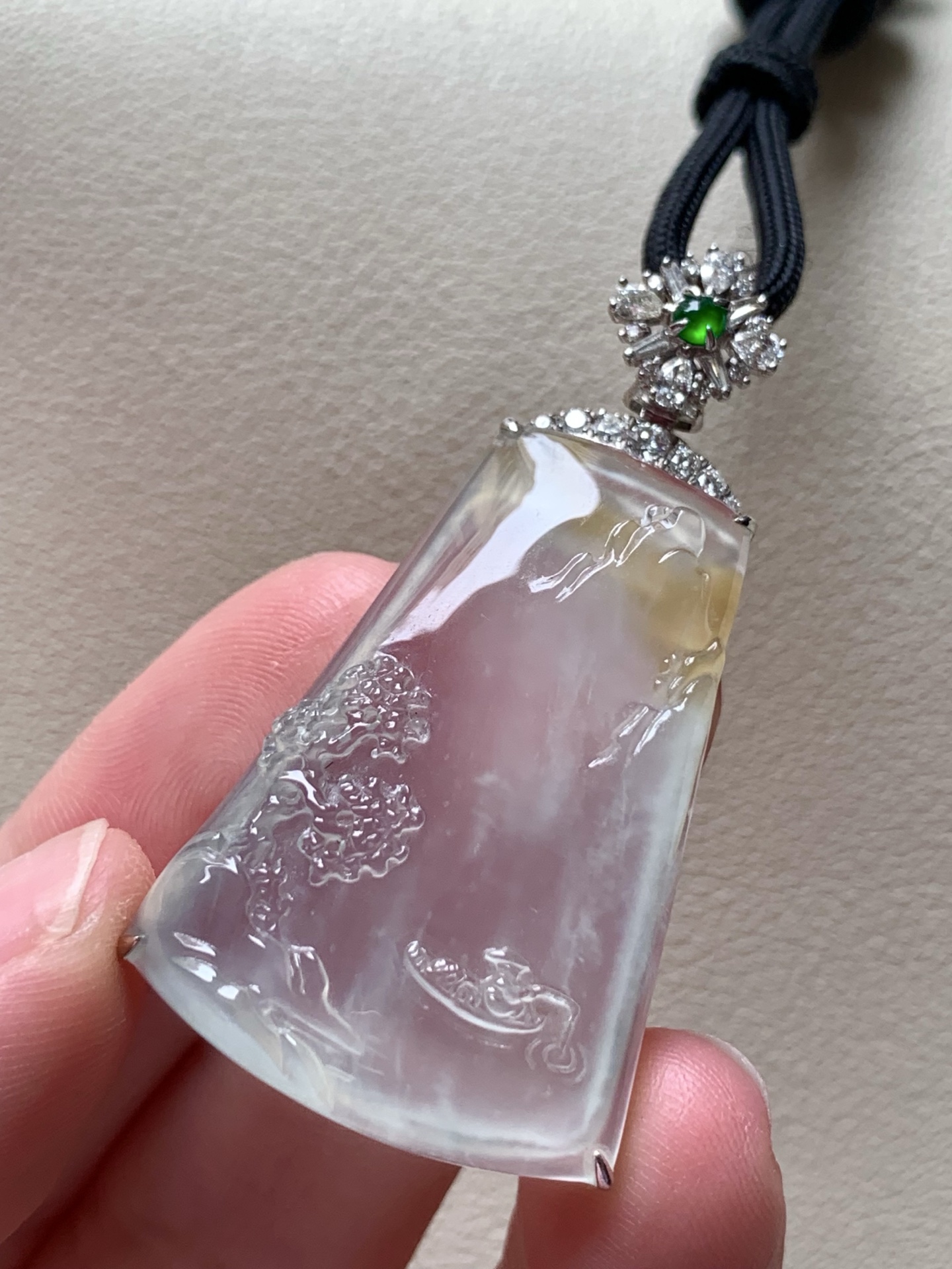 ️【18k金镶嵌黄翡山水牌吊坠】颜色艳丽火辣，韵味十足尺寸：成品：43*23.4*7，裸石：32*23*5,b6796
