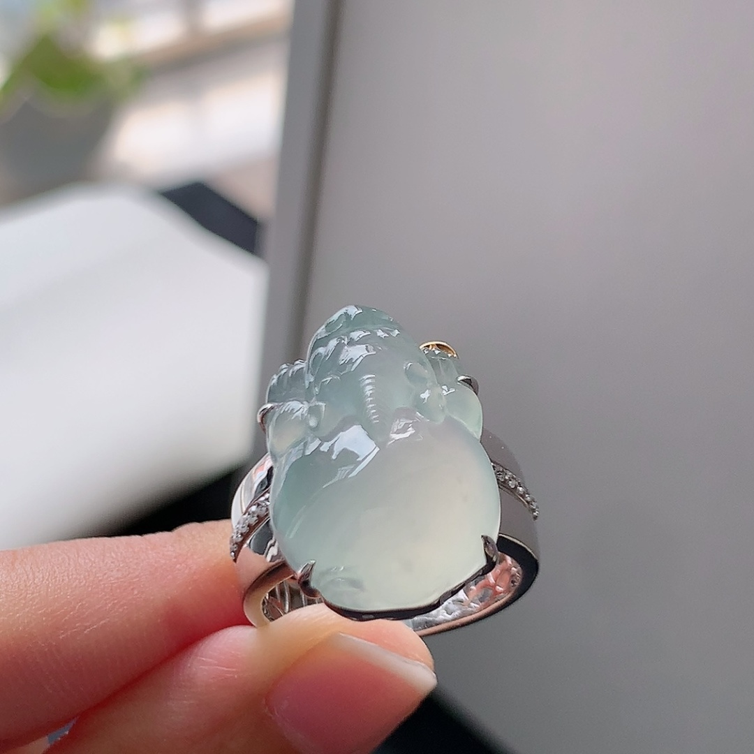 高冰貔貅男戒 种老细腻水润，饱满圆润，佩戴简单大方 货号18904，20.9-15.0-4.8