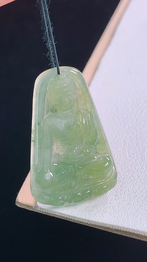 冰黄大日如来，无裂，尺寸:33.9-22.1-5.4mm