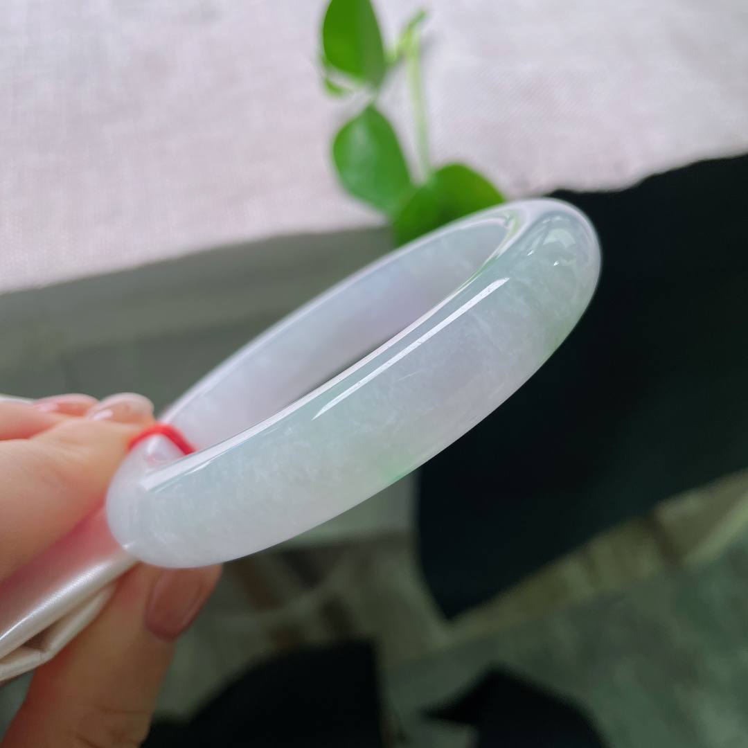 58.6/12.8/10.4，春彩正圈，一点皮纹，宽版厚条正圈形制，器型饱满周正，稳重有质感，经典耐看。ss56427a