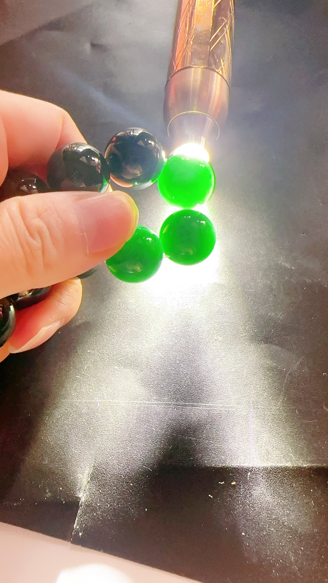 ️ 9.6 墨翠大珠手串16mm 乌黑油亮 质地非常细腻 灯照全透