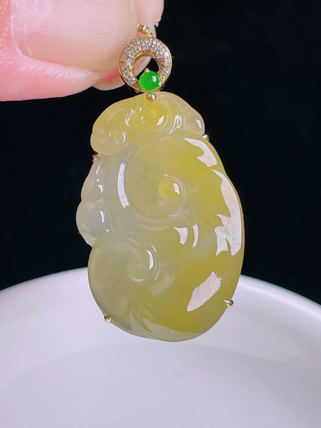 冰黄如意，18k镶嵌，老种起光，细底通透，尺寸：36/19/8.4mm0906
