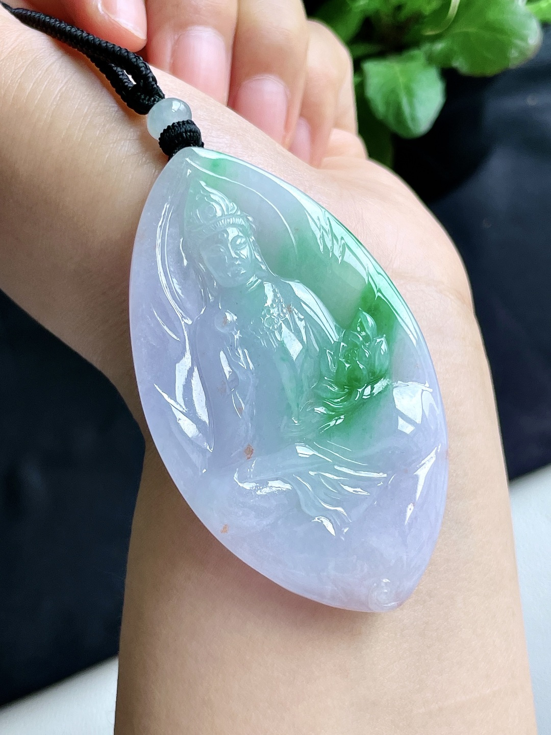 冰春彩大势至菩萨持莲观音牌吊坠，无裂，性比高，厚装，尺寸69.7-41-6.3，重量35.6克