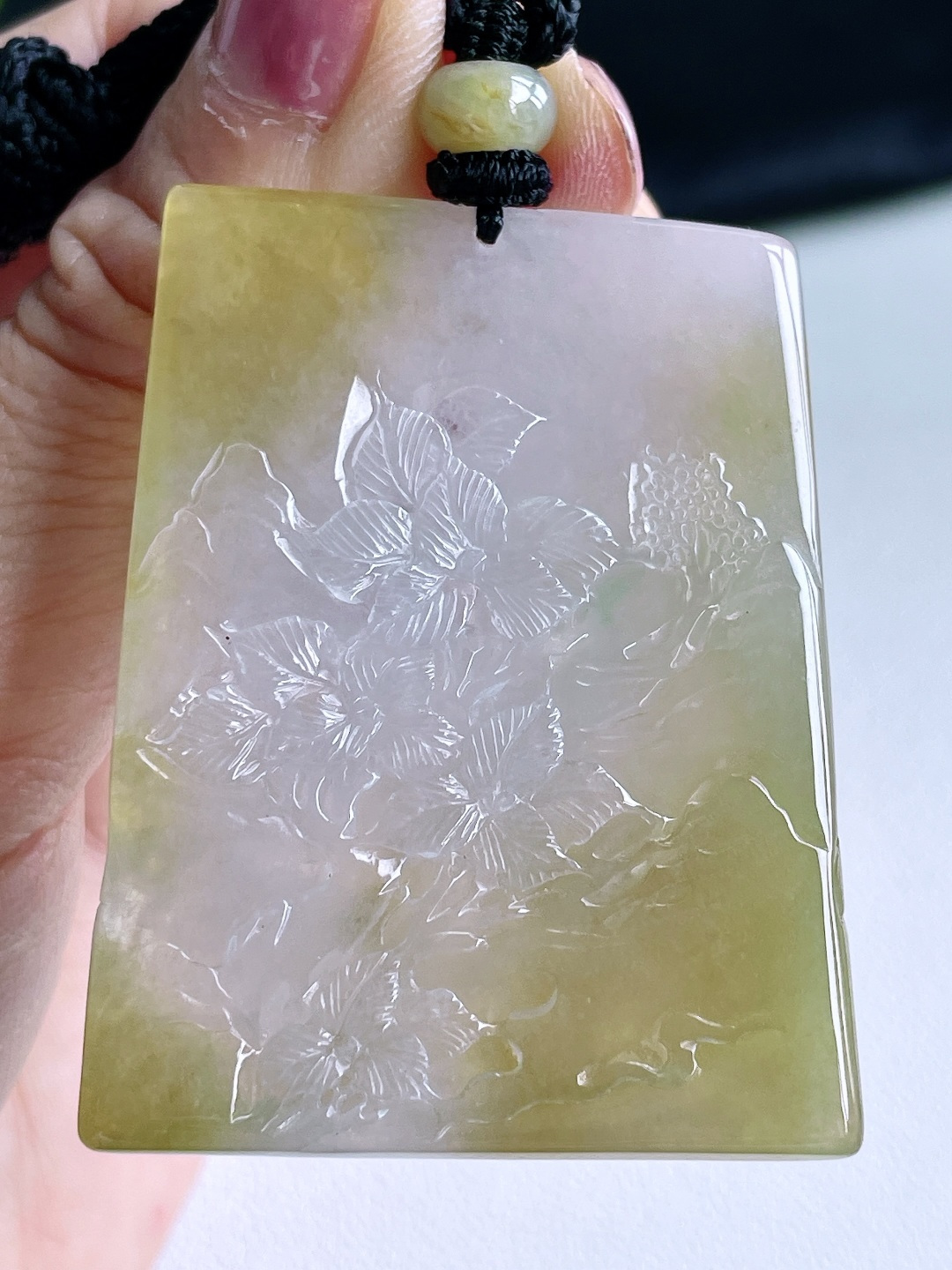 冰飘黄翡花开富贵牌吊坠，无裂，性比高，厚装，尺寸52.4-40.6-7.8，重量37.8克