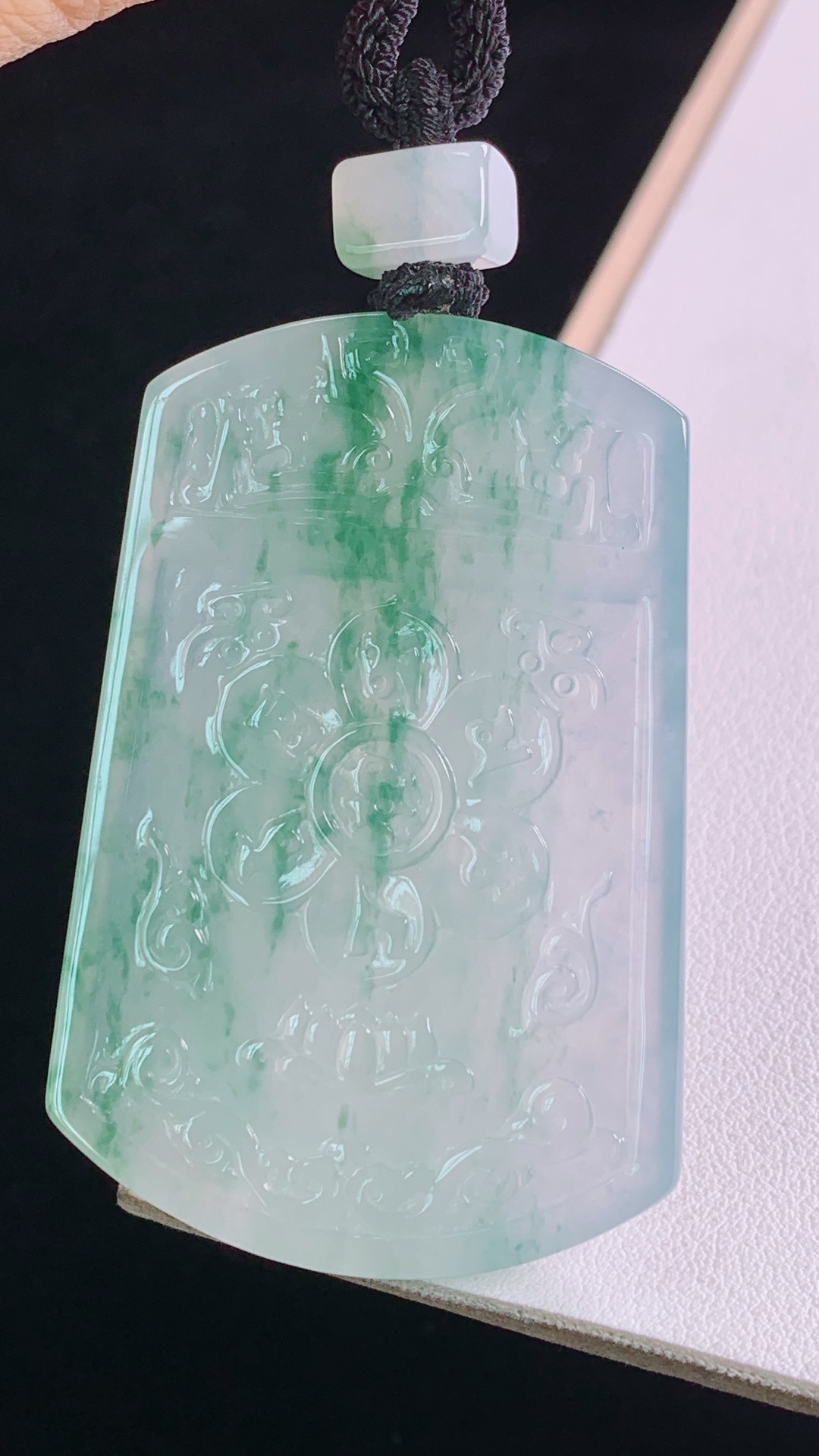 冰飘花仿古牌，花色灵动，清爽水润，无裂，尺寸:53.5-36.4-6.2mm