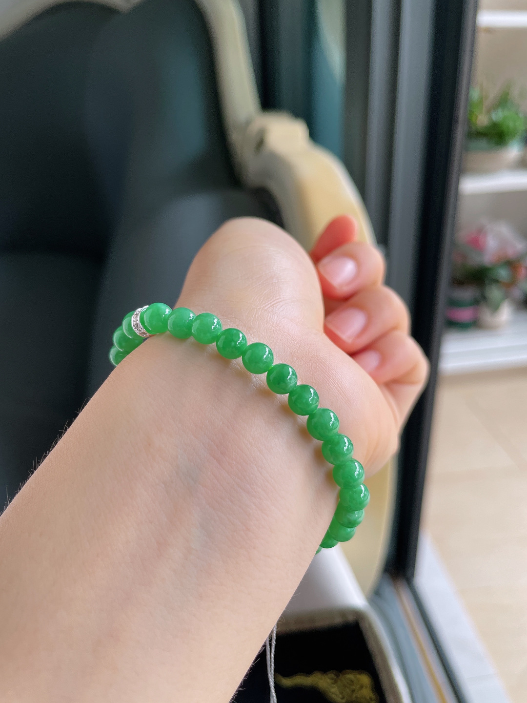缅甸天然翡翠A货，冰满绿手链，尺寸：5.8mm。【编4555】