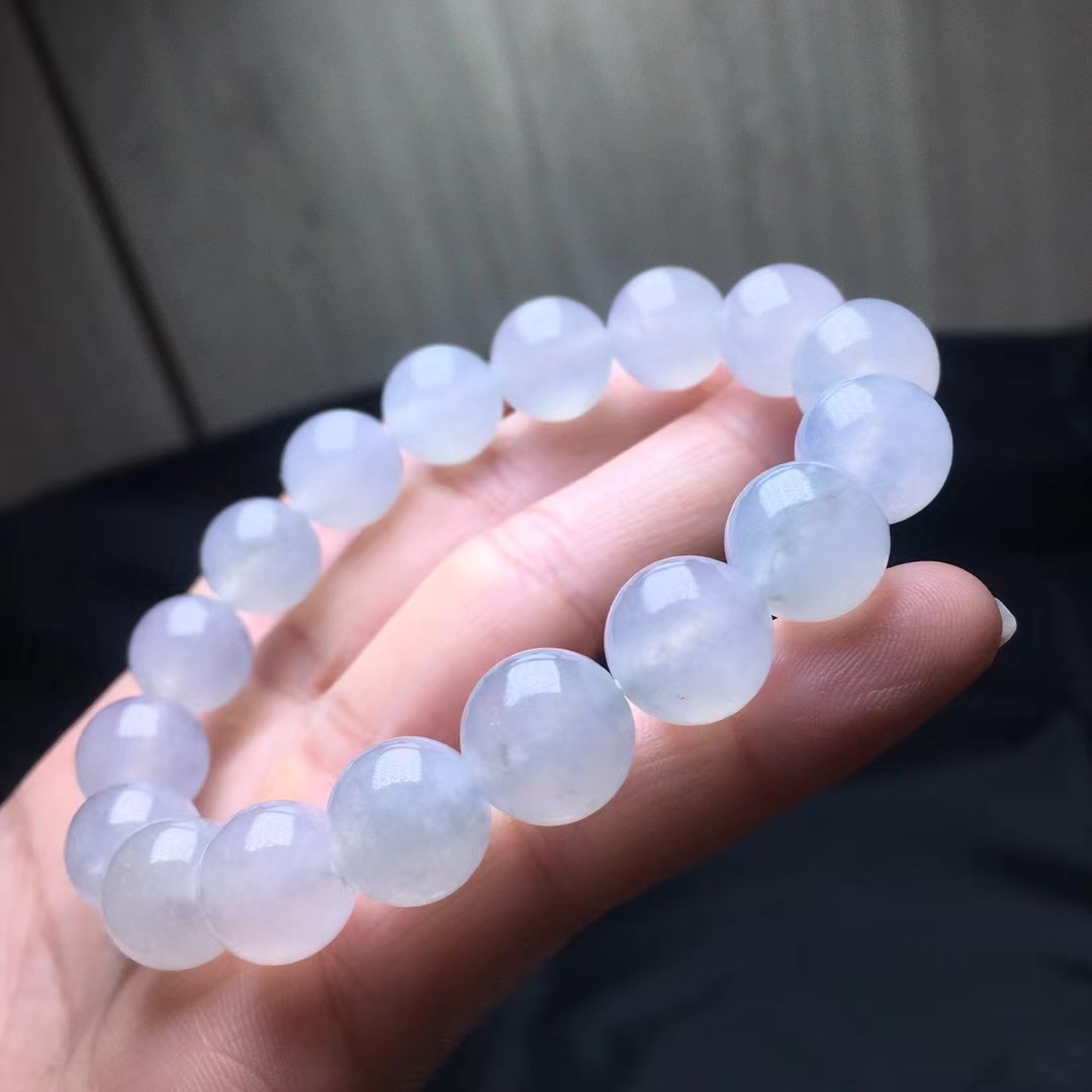 种手串，卡12.2～11.8mm，17颗，种好，玉质细腻，均匀，颗颗精选，通透