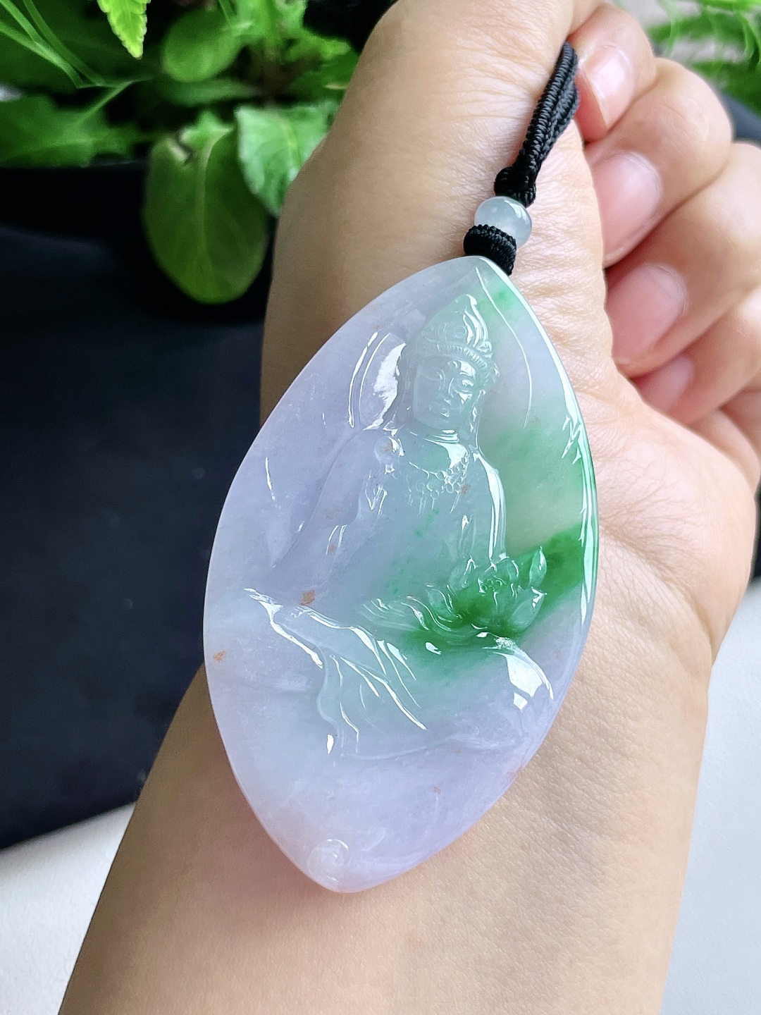 冰春彩大势至菩萨持莲观音牌吊坠，无裂，性比高，厚装，尺寸69.7-41-6.3，重量35.6克