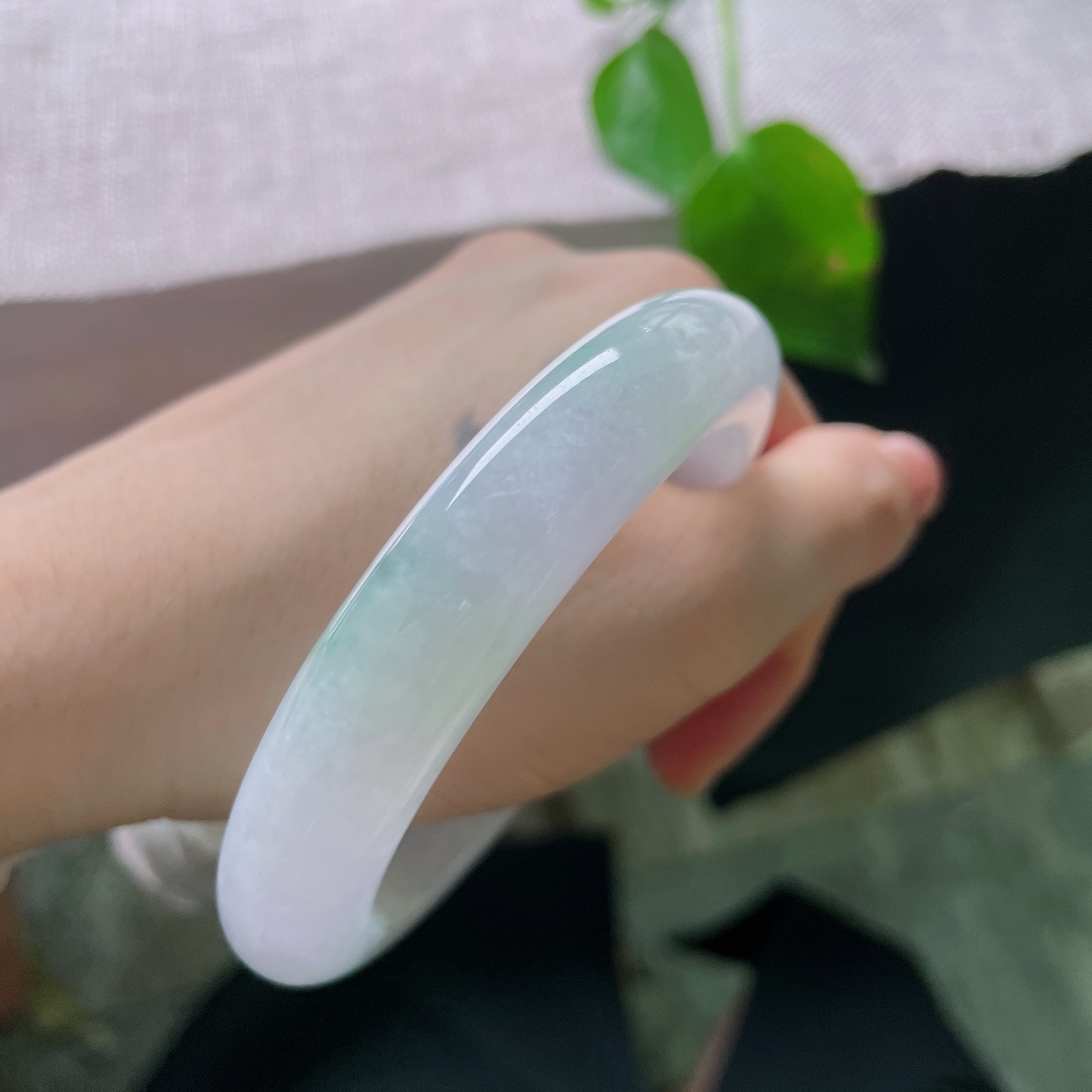 58.6/12.8/10.4，春彩正圈，一点皮纹，宽版厚条正圈形制，器型饱满周正，稳重有质感，经典耐看。ss56427a