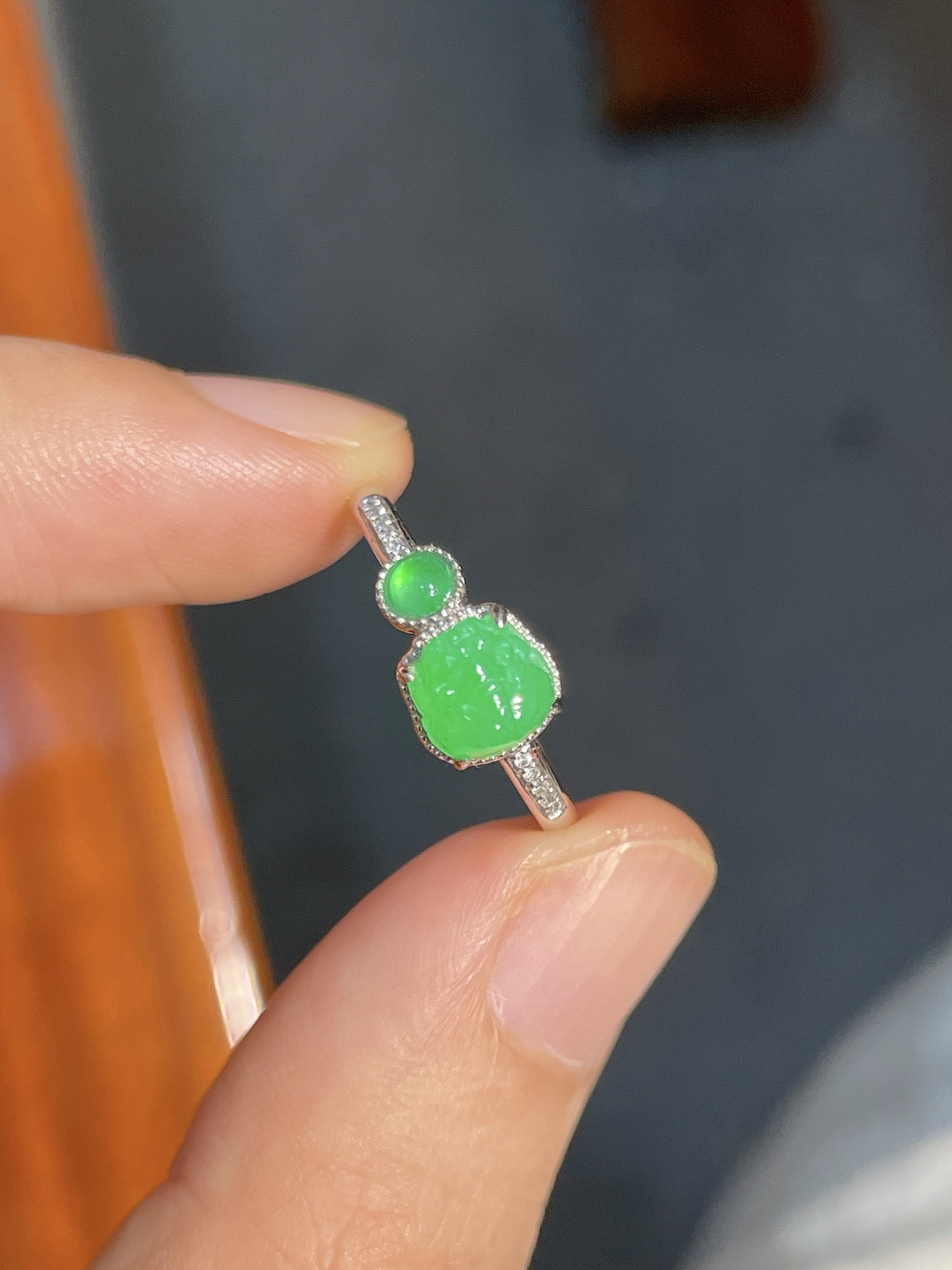 冰绿貔貅戒指，无裂，18k金镶嵌，不议，尺寸6-6-3.3