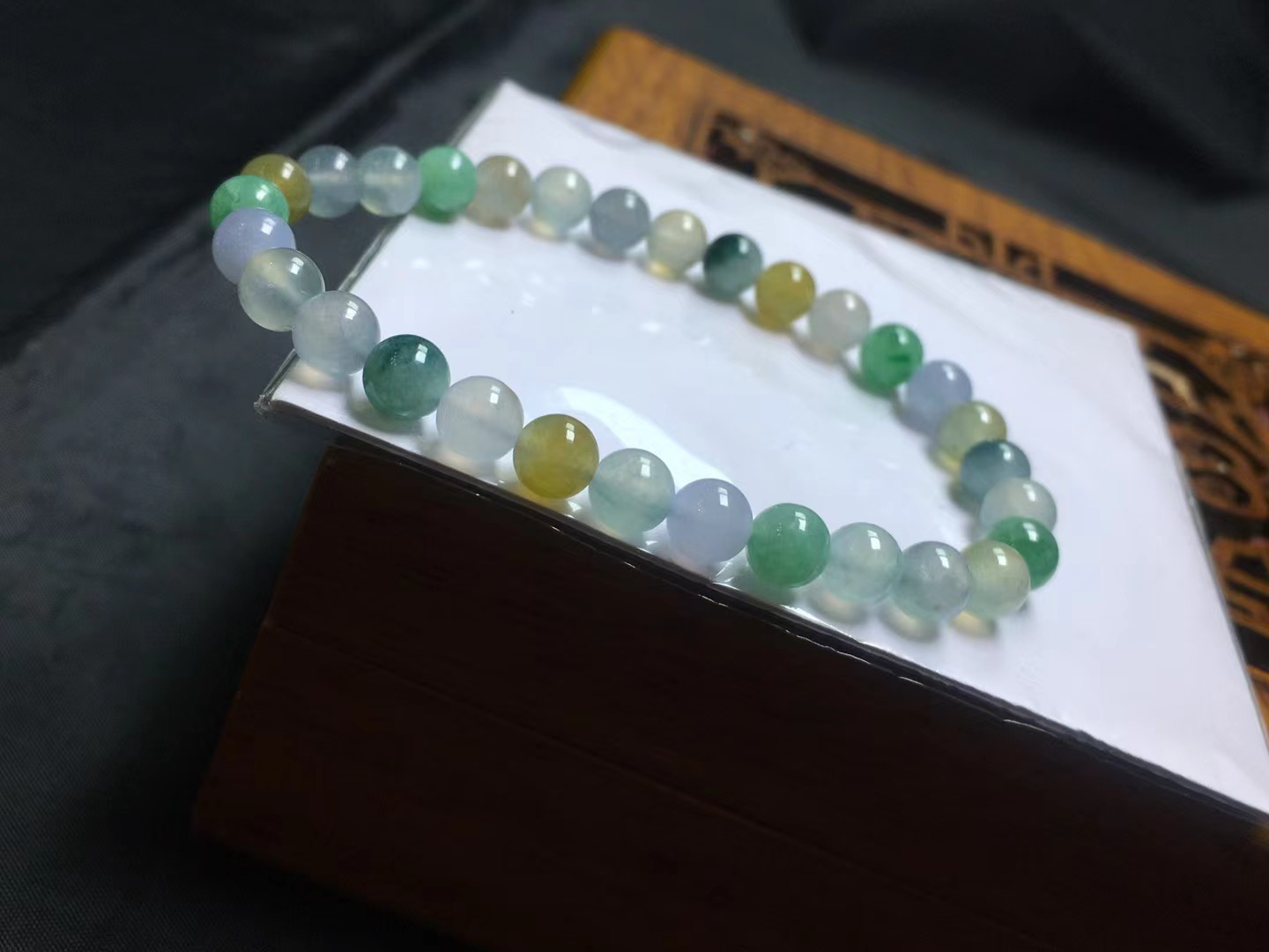 三彩手链，卡6mm，30颗，种好，玉质细腻，色彩斑斓，颗颗精选，耐看