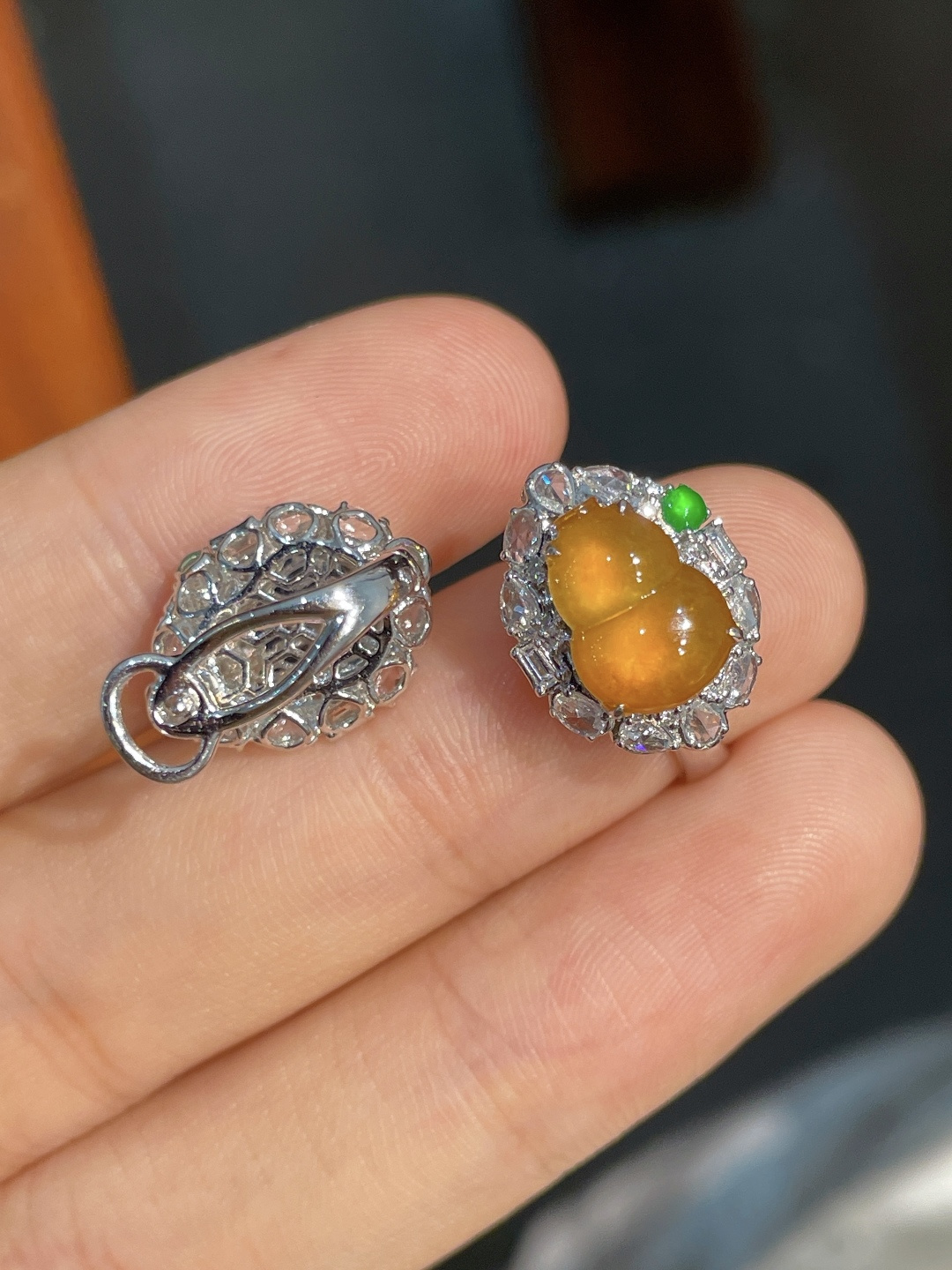 黄翡葫芦耳扣,18k金镶嵌,强烈推荐，9.8-7.4-2.3