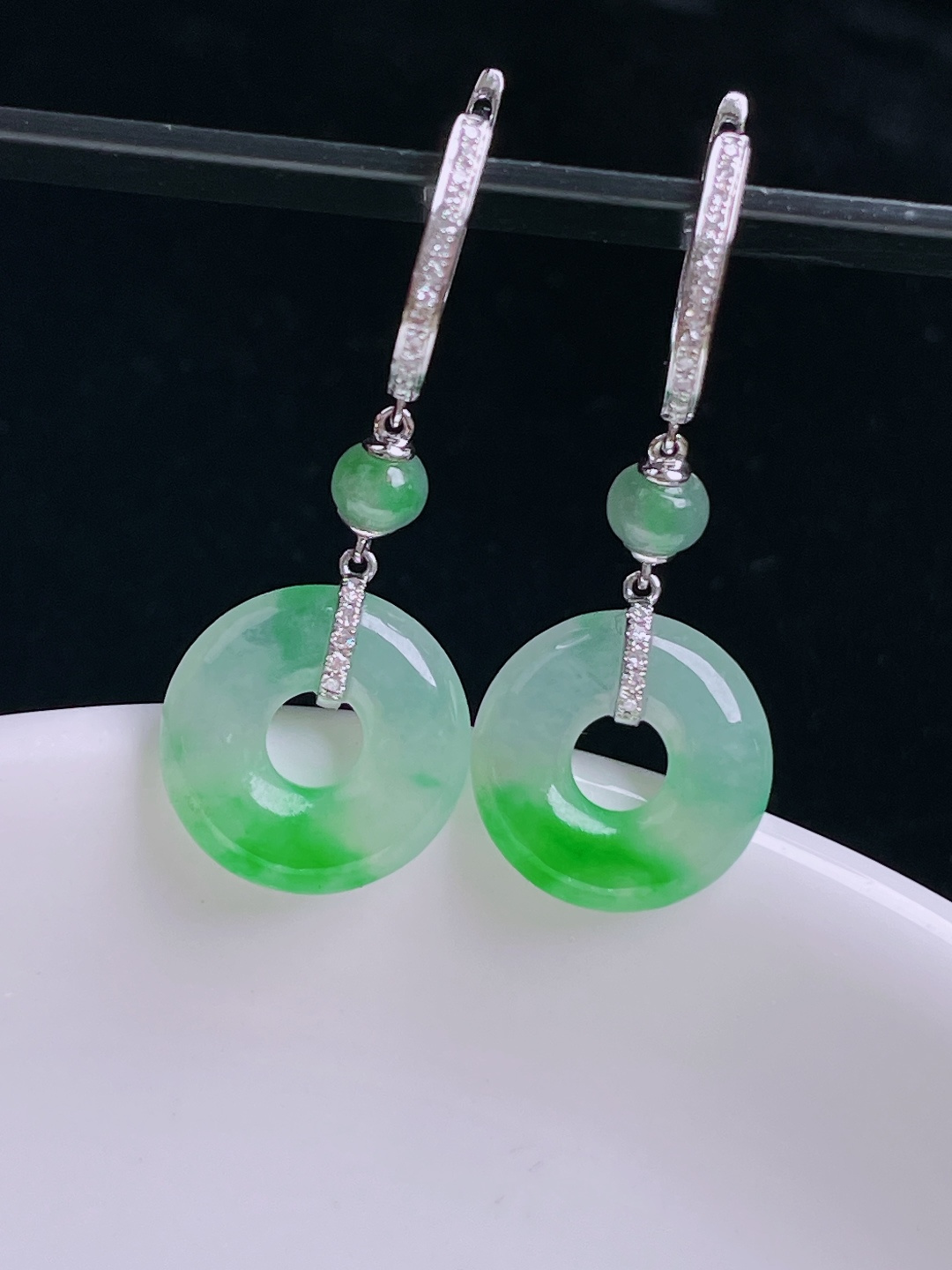 冰绿耳坠，18k镶嵌，老种起光，细底通透，尺寸：33裸石13/3mm0906