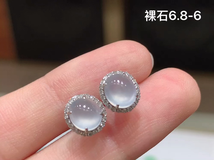 ️18K 冰种蛋面耳钉，无裂，尺寸6.8-6
