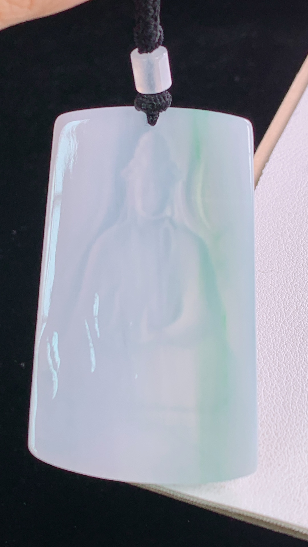 ️冰飘绿观音，翠色清新，水润荧光，无裂，尺寸:62.8-39.1-5.5mm