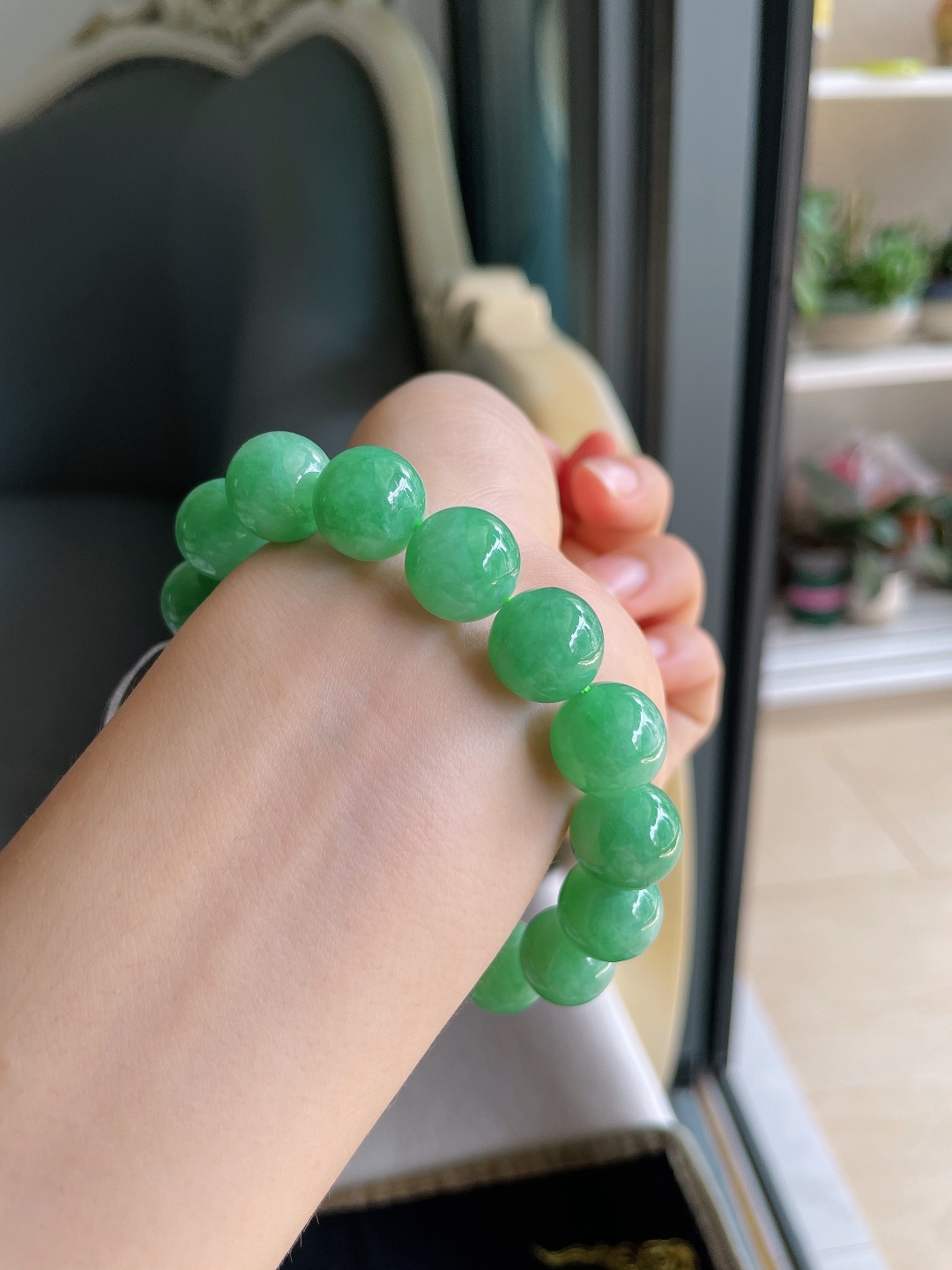 ️，缅甸天然翡翠A货，冰满绿手串，尺寸：13mm。【编4571】
