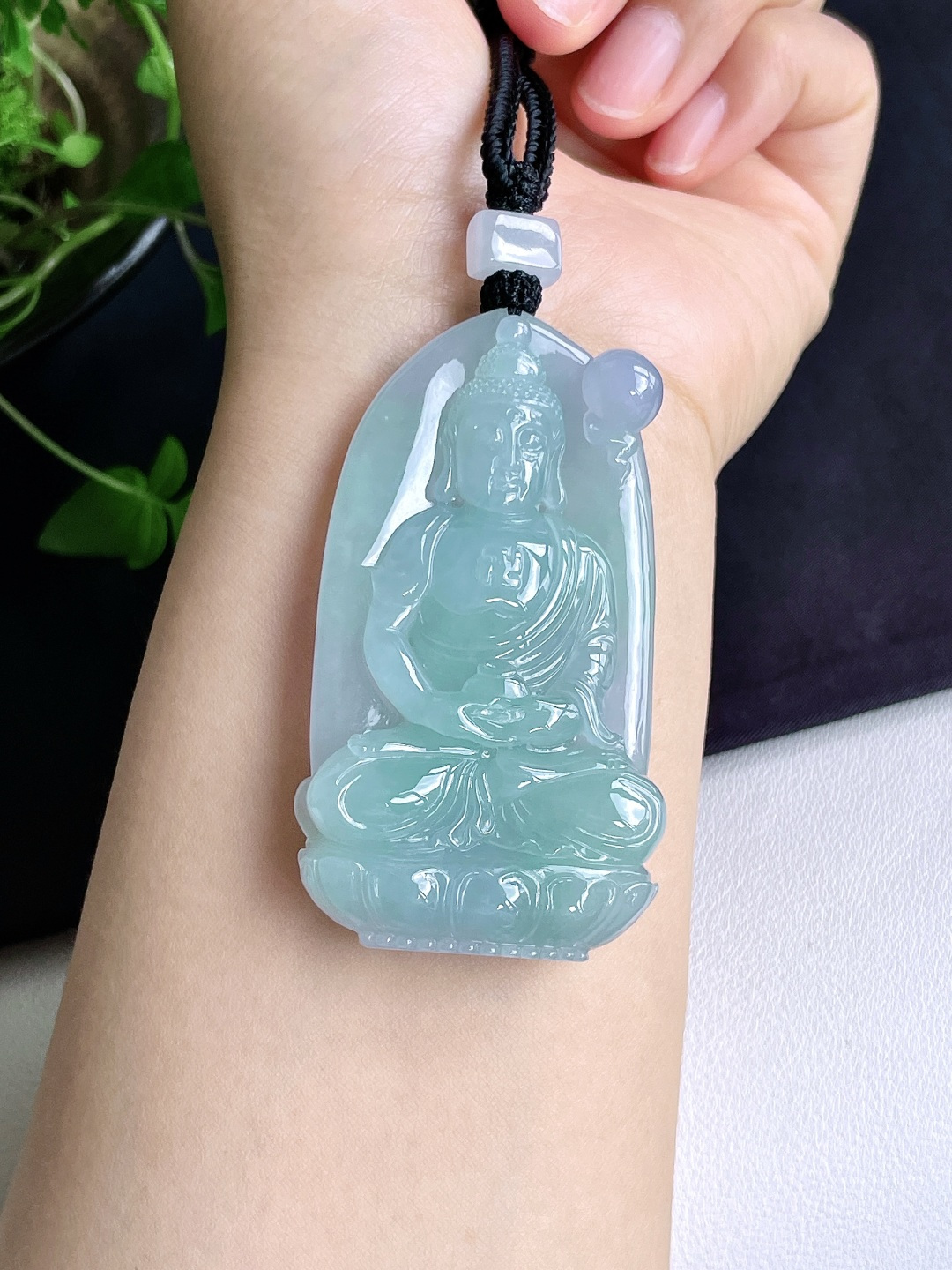 冰晴绿大日如来牌子吊坠,缅料,无裂,性比高,超厚,飘紫罗兰,尺寸68.8-38.7-11.8,重量6