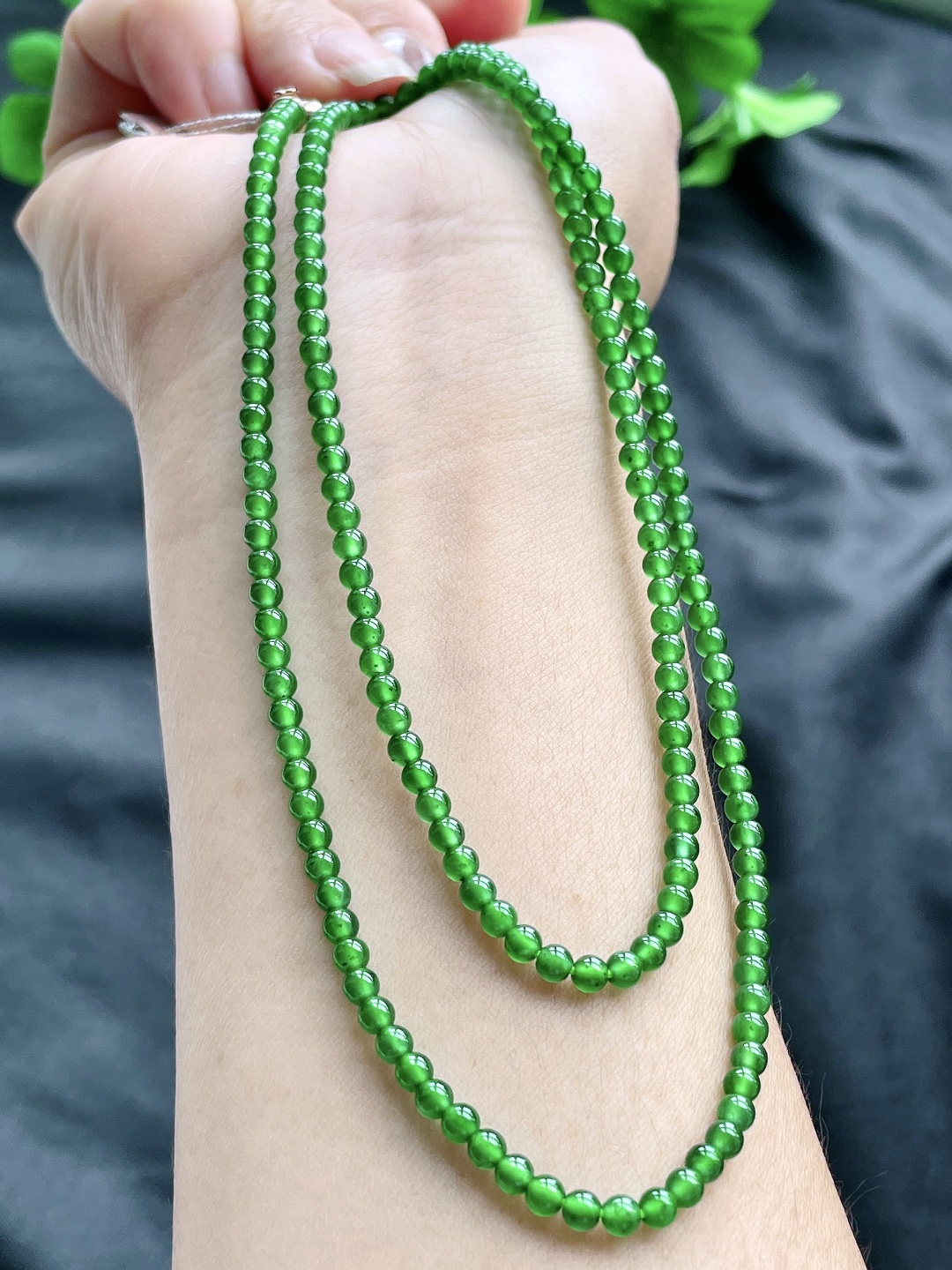冰辣绿珠链圆珠珠子珠链，性比高，尺寸3.3mm，31cm，重量14.6克