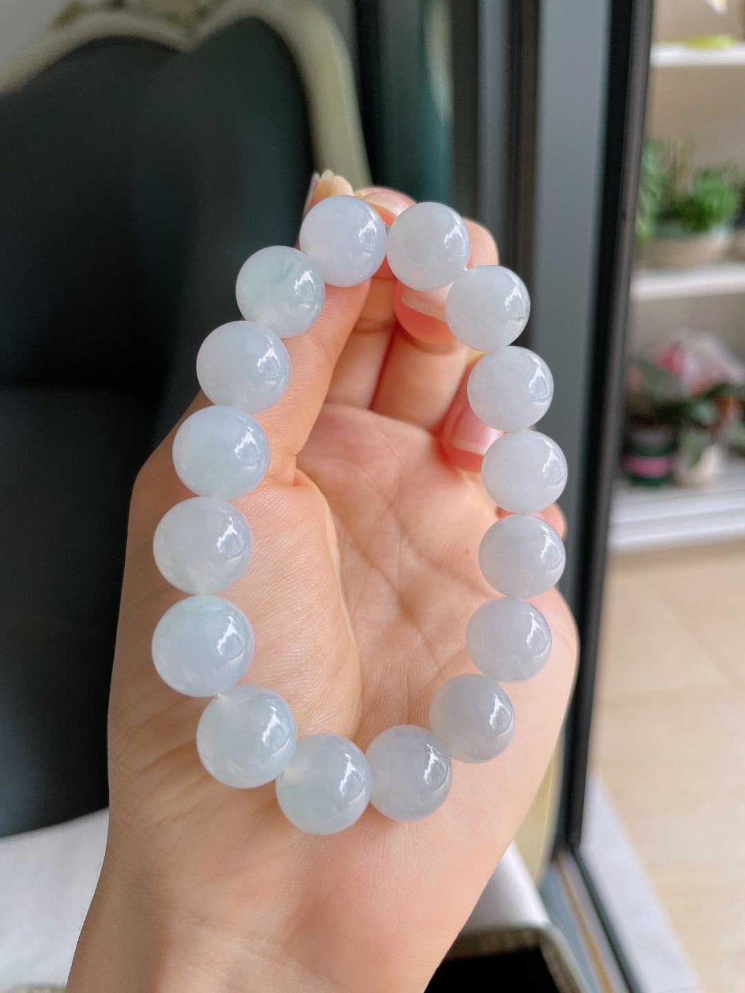 缅甸天然翡翠A货，冰润飘花白手链，尺寸：12.3mm。【编2416】