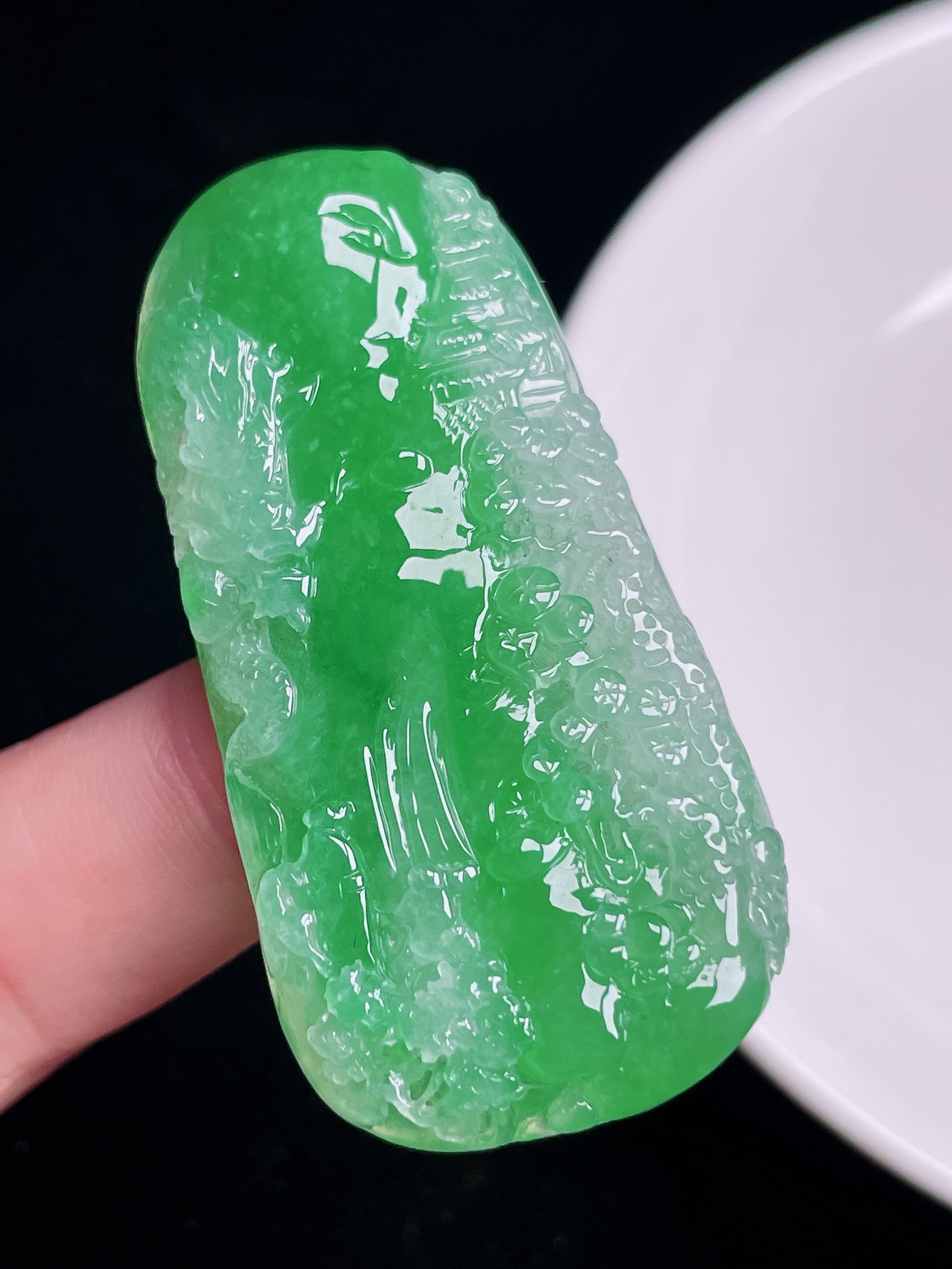 满色山水牌 起胶饱满 色绿莹润 整体：50/25.4/7.8