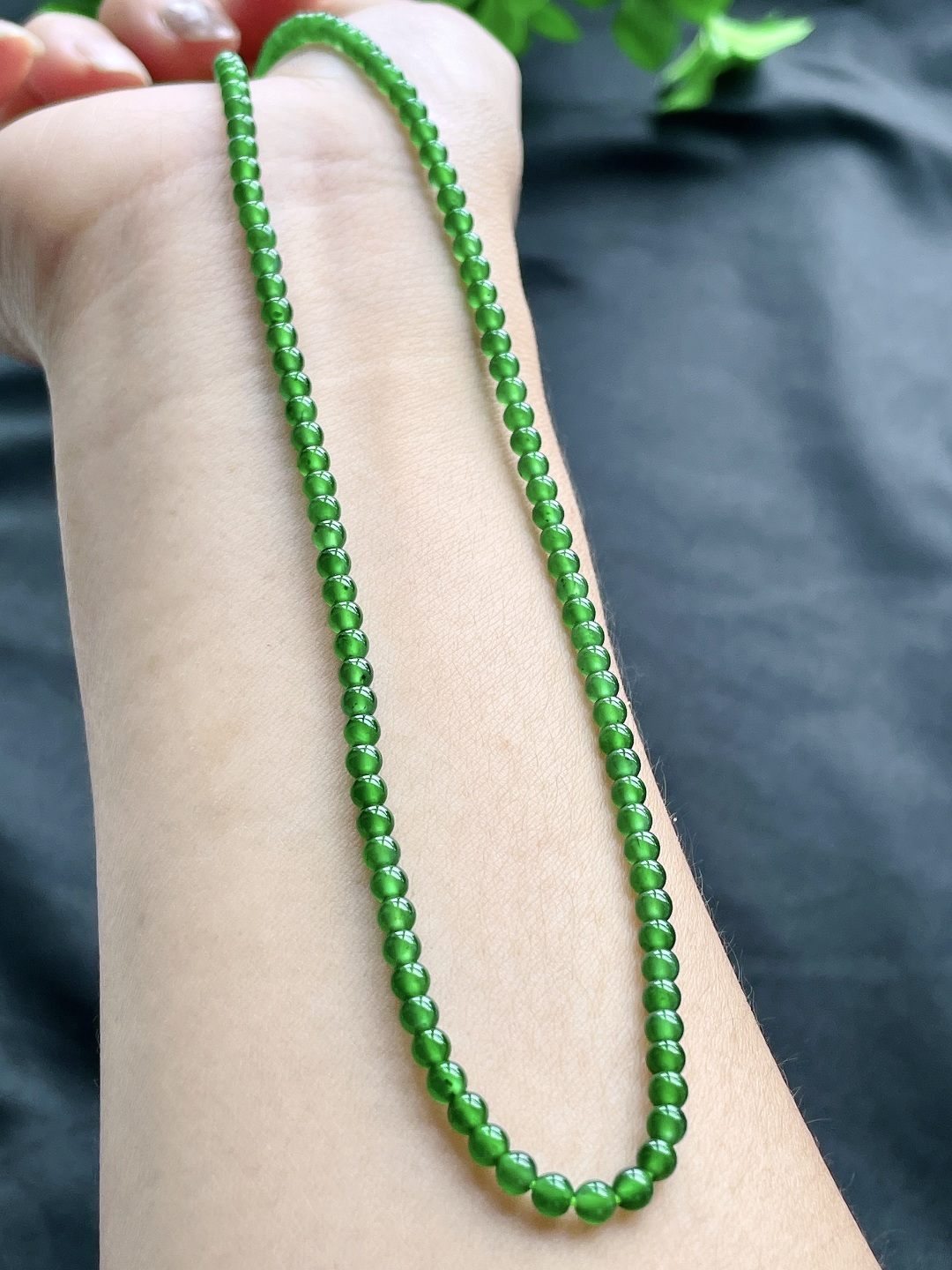 冰辣绿珠链圆珠珠子珠链，性比高，尺寸3.3mm，31cm，重量14.6克