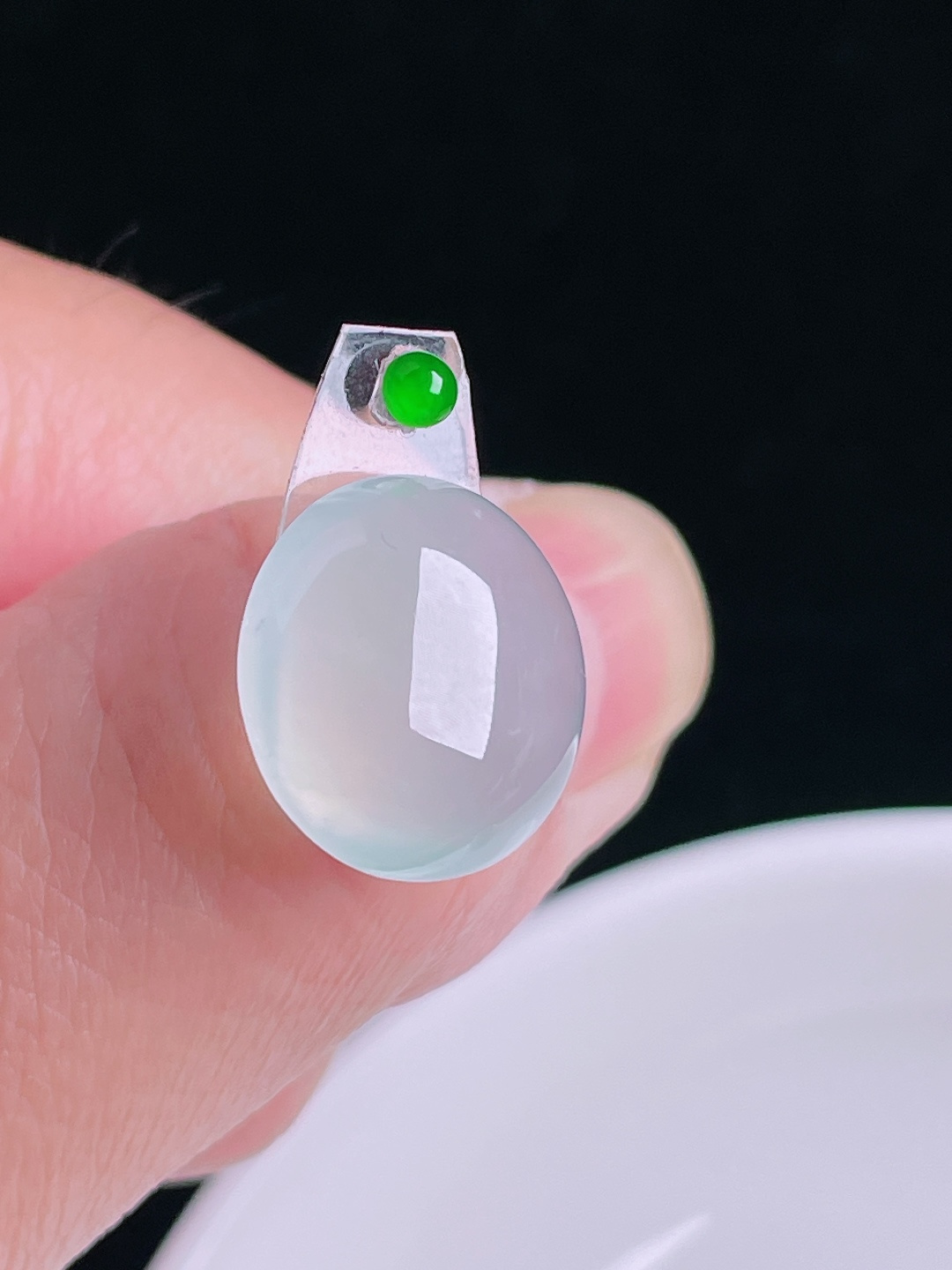 高冰蛋面戒面，老种起光，细底通透，尺寸：15.8/14.5/6mm0907
