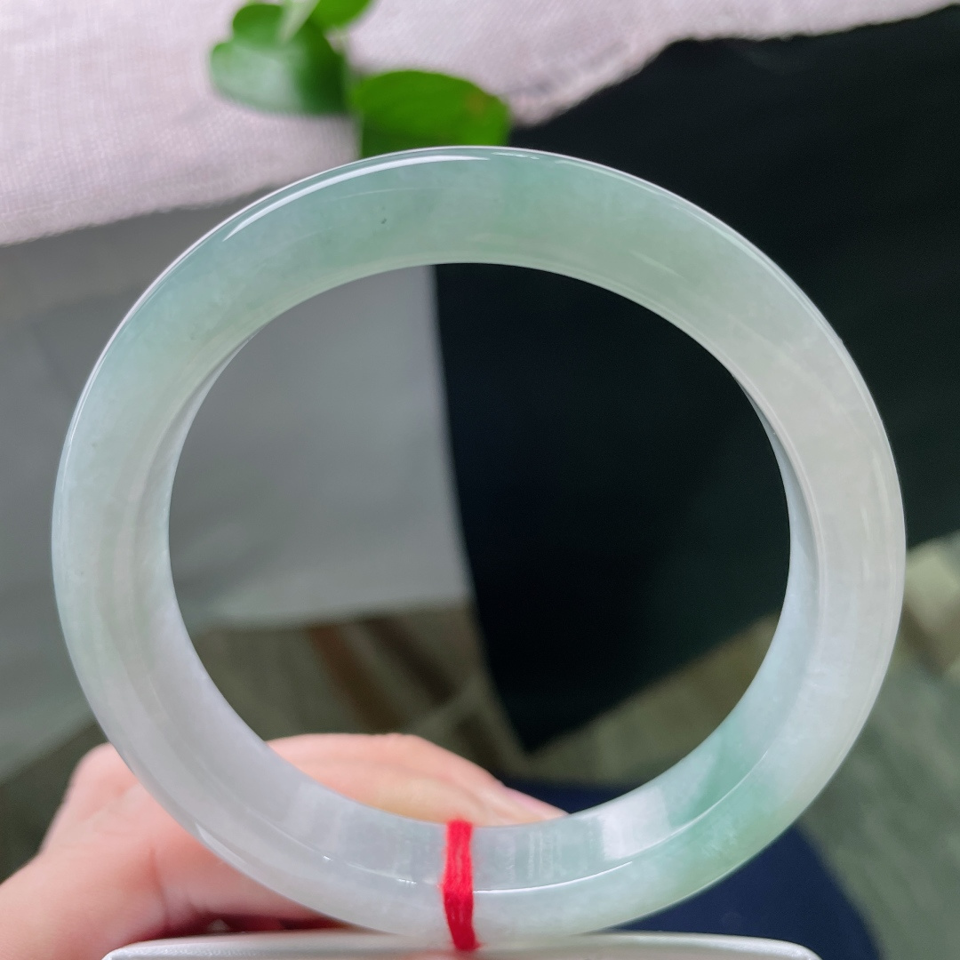 61.6/11.9/8.7，绿底正圈，双色交织在一起，别有韵味，大圈口，种老，无裂，ss58485a