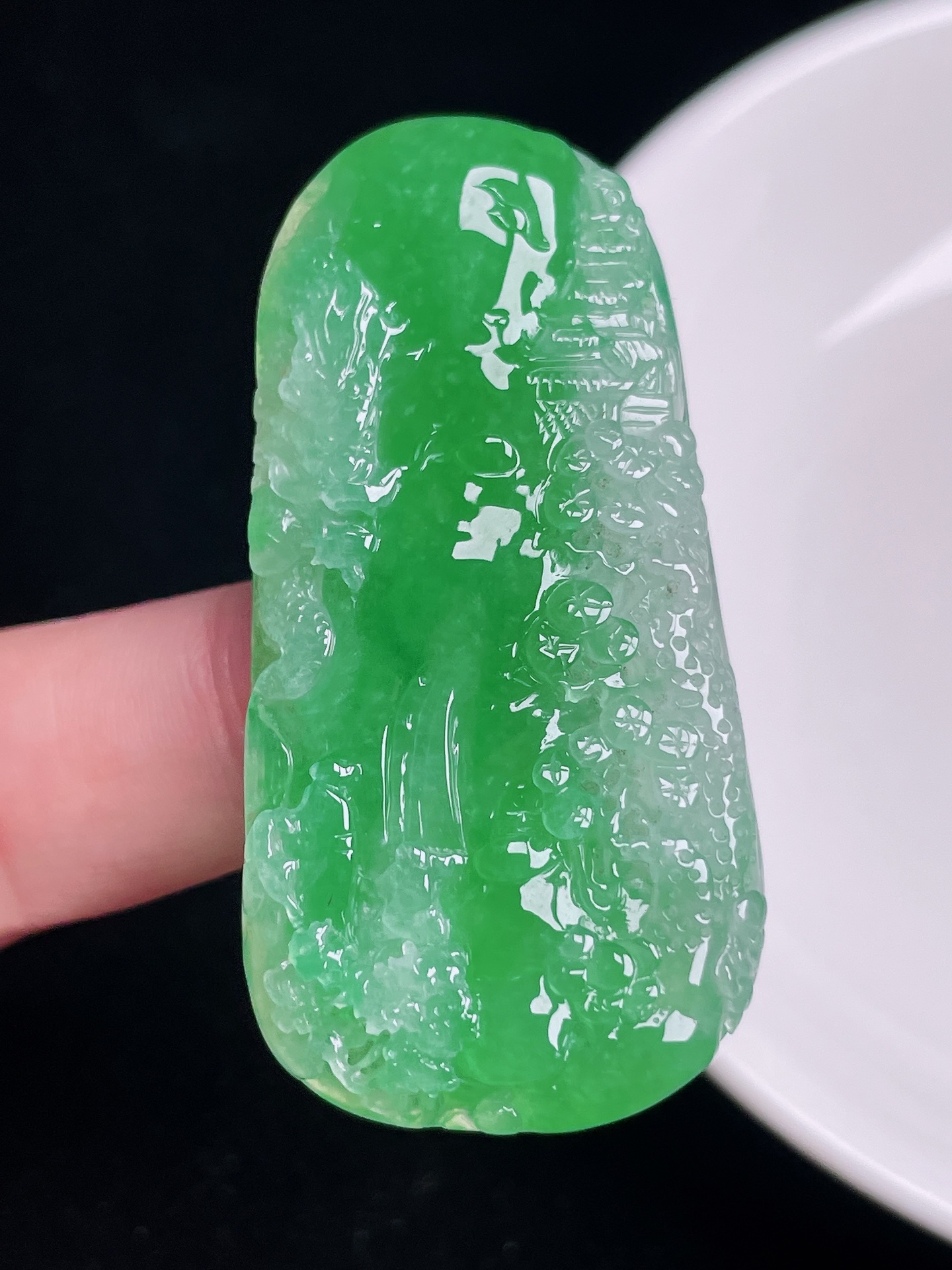 满色山水牌 起胶饱满 色绿莹润 整体：50/25.4/7.8