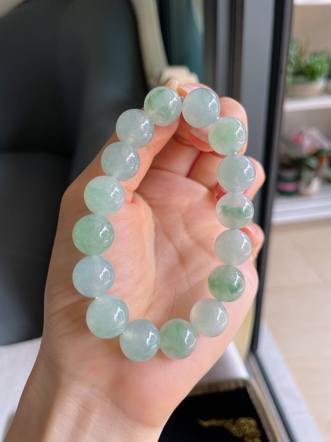 ️，缅甸天然翡翠A货，冰飘花手串，尺寸：12.3mm。【编3896】