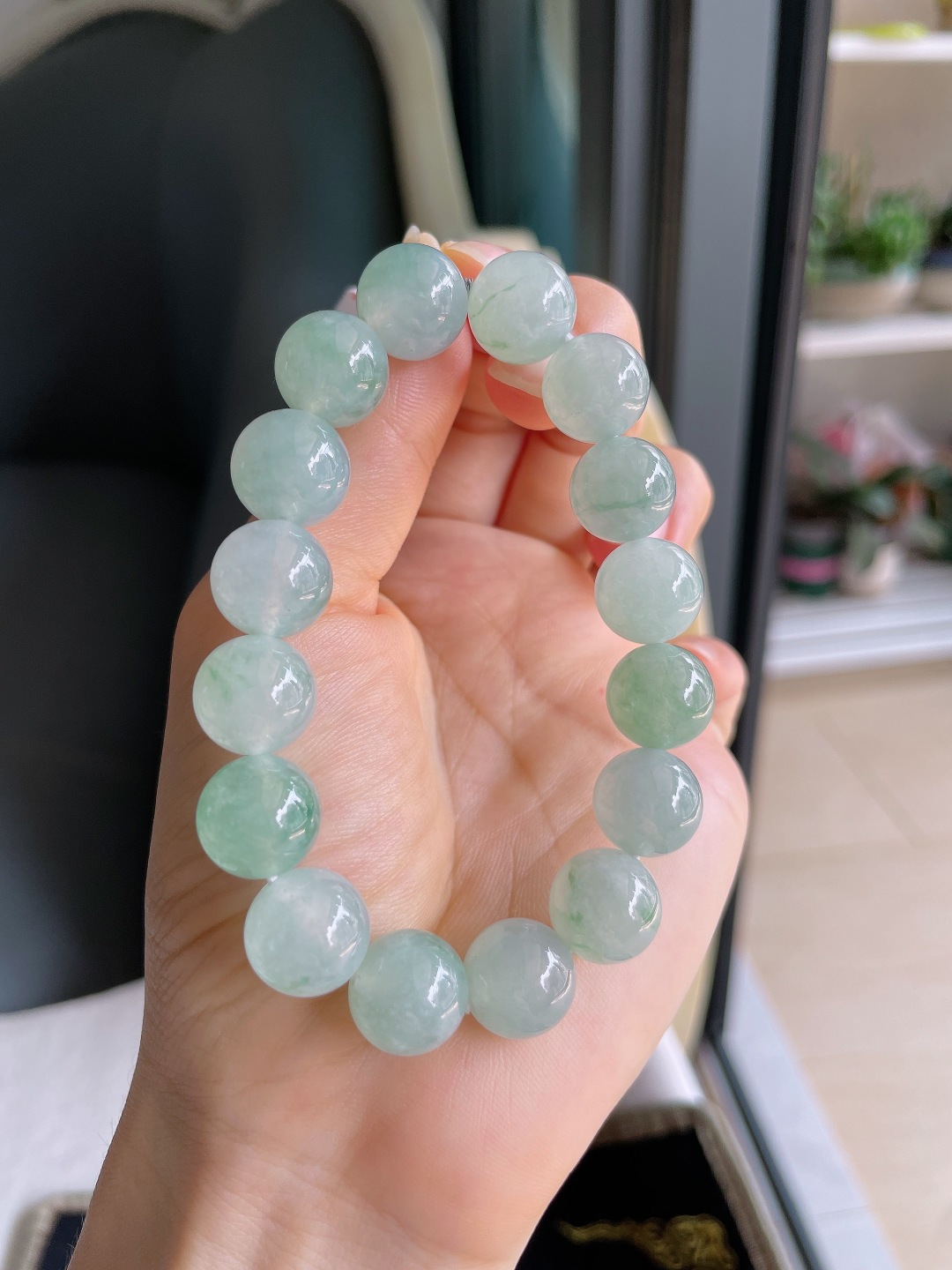 ️，缅甸天然翡翠A货，冰飘花手串，尺寸：12.3mm。【编3896】