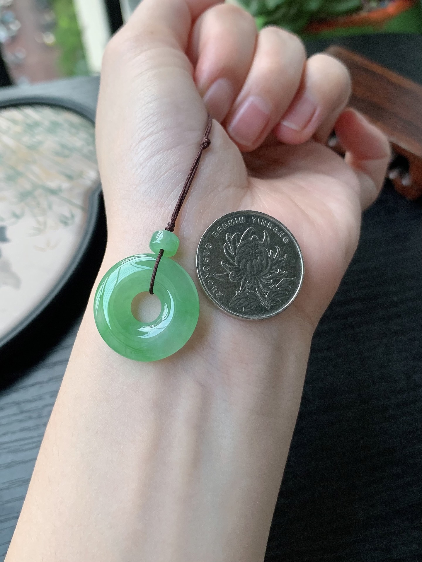 老坑冰种胶感飘阳绿甜甜圈吊坠