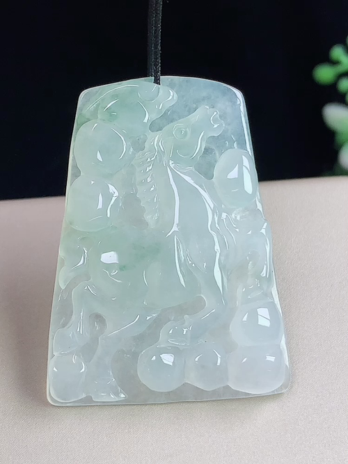 生肖马牌，无裂，尺寸37.2*27.2*5.1mm，j07apt