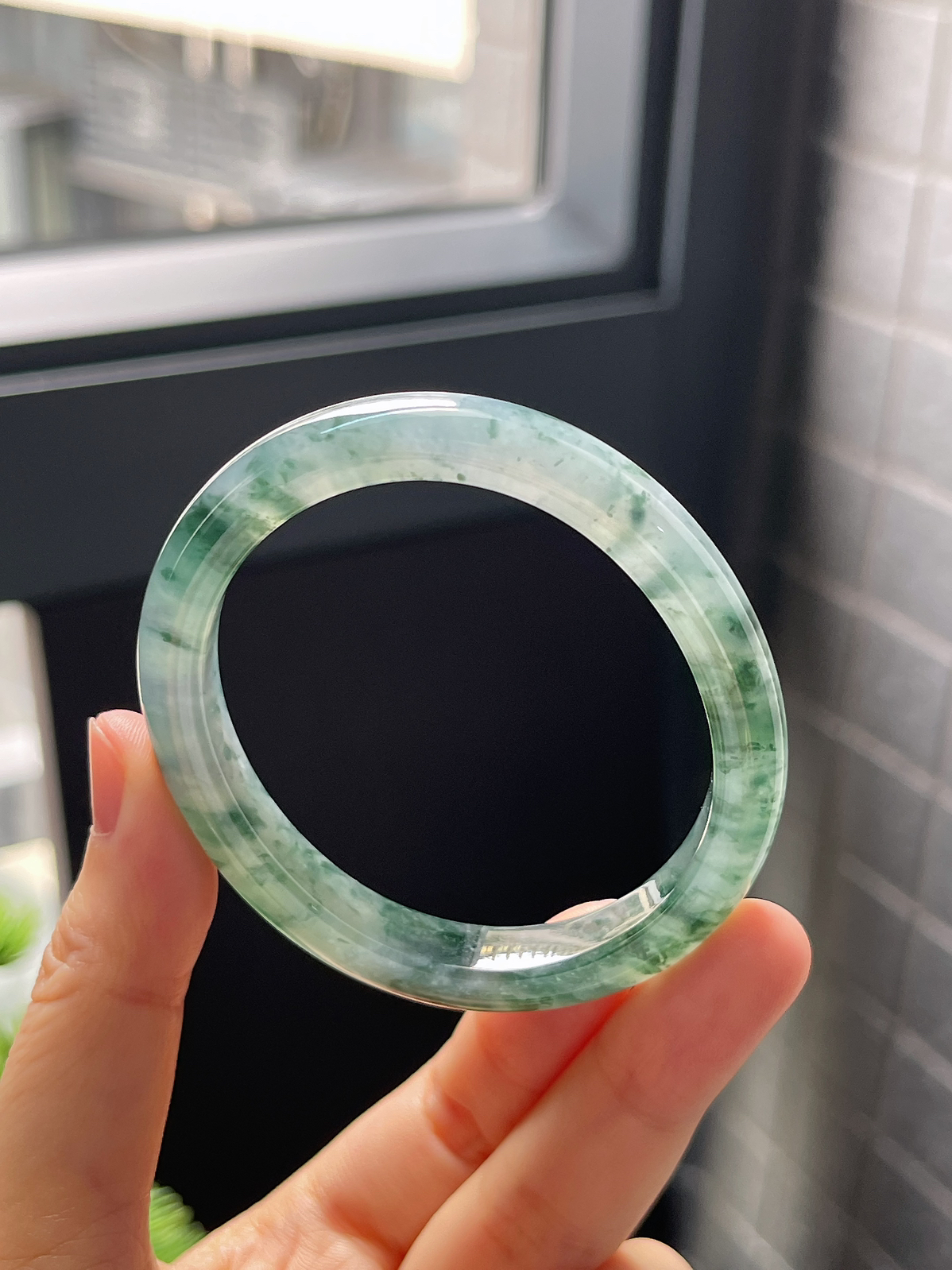 贵妃圈口52.5，冰糯种飘花翡翠贵妃手镯9.8