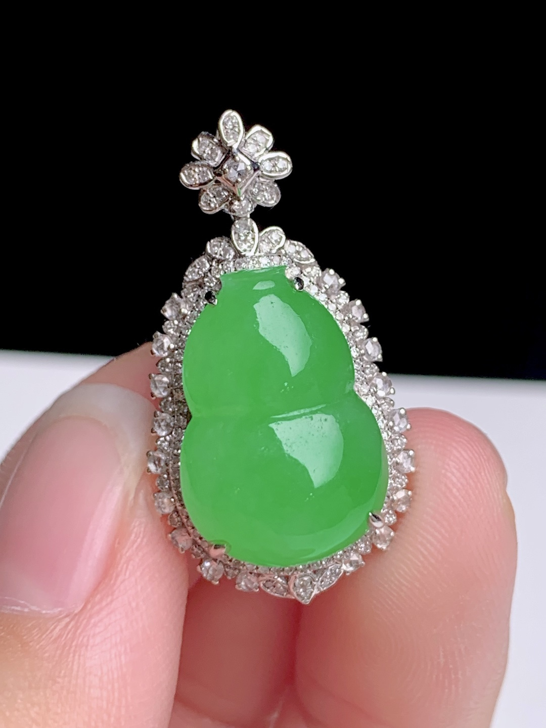 冰阳绿葫芦吊坠，18k金钻镶嵌，29.5-15.8-10.5