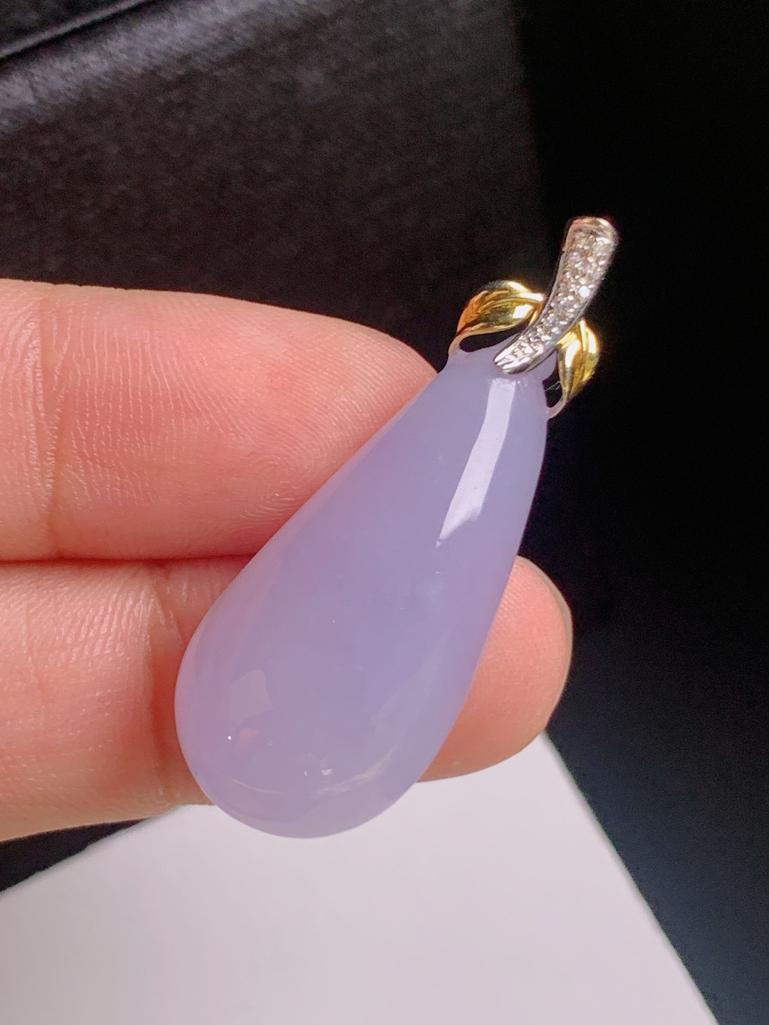 粉紫福瓜吊坠，春色怡人，线条流畅，温婉大气，裸石28.2-14-6.236.2