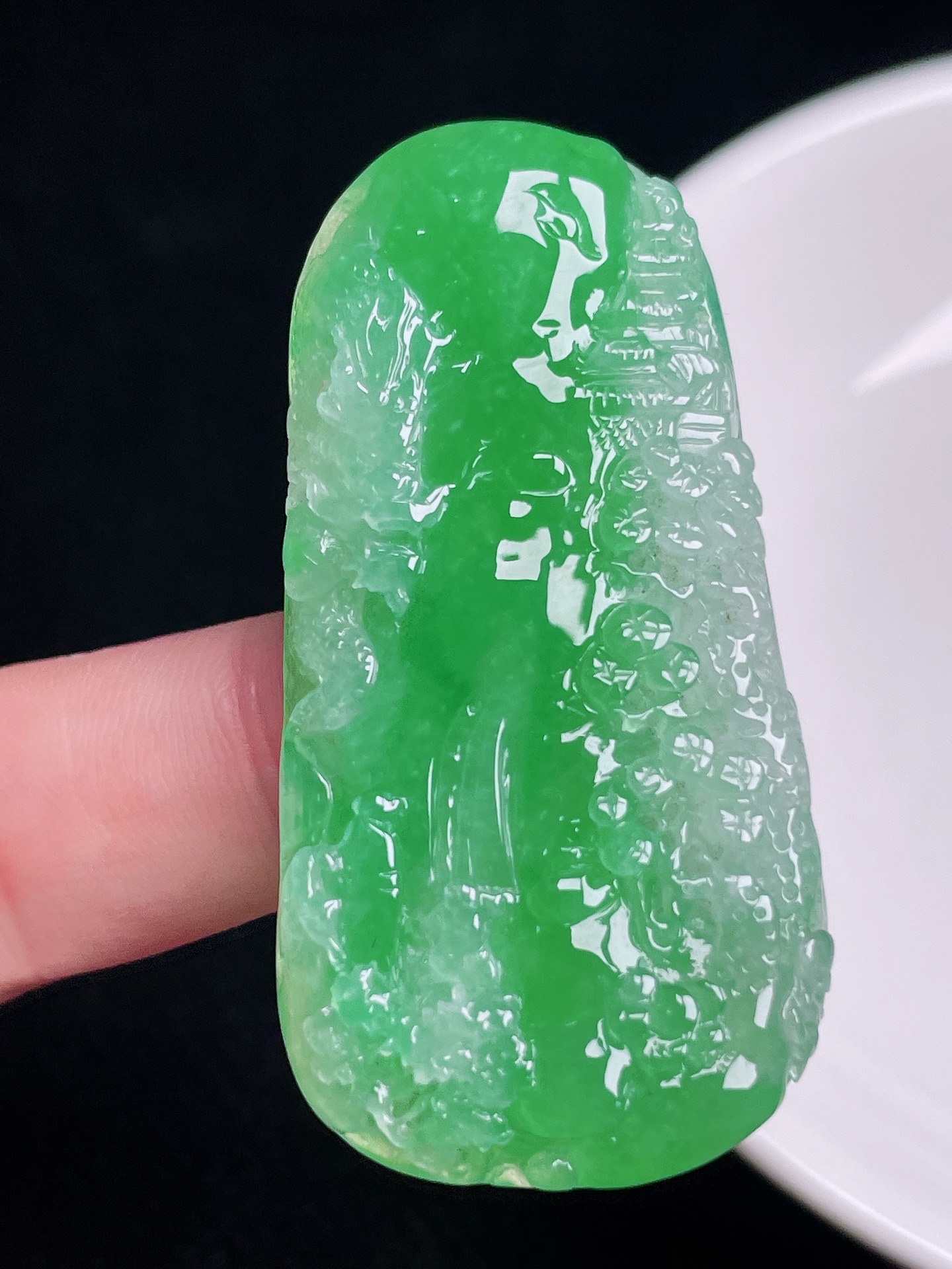 满色山水牌 起胶饱满 色绿莹润 整体：50/25.4/7.8