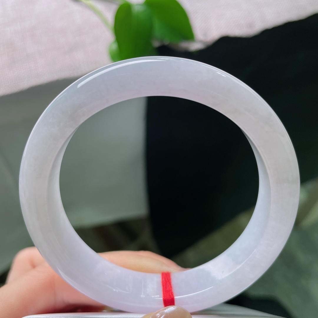 白月光正圈，一点皮纹，底色干净素雅，不染浓艳色彩，恰似心底那抹清冷温柔的白月光。ss58524a